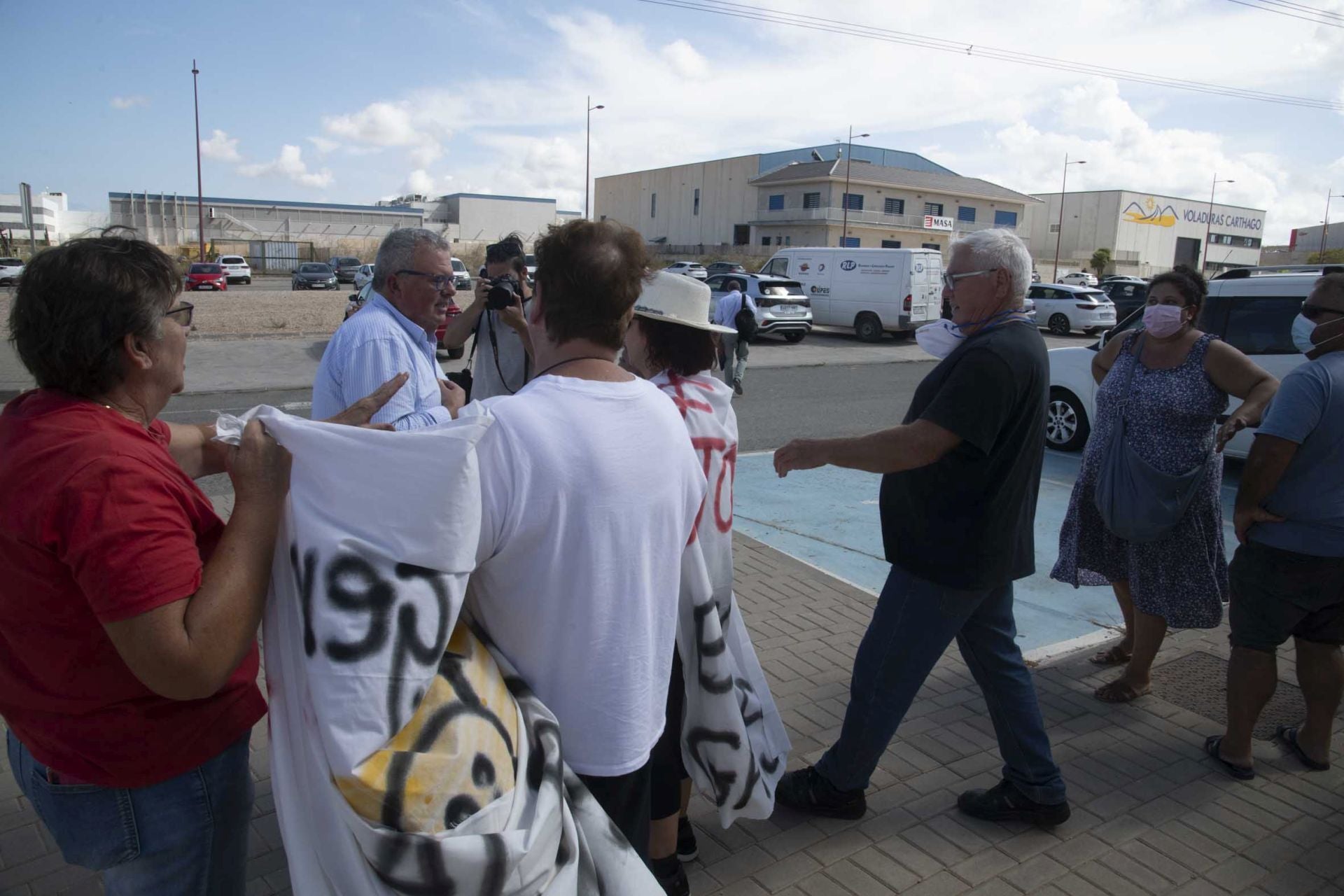 Las imágenes de la protesta de los vecinos de Los Camachos contra la planta de biogás