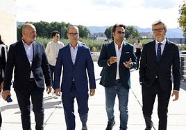 Las imágenes de Iker Jiménez en la 'Summit IA & Ciberseguridad' celebrada en Murcia