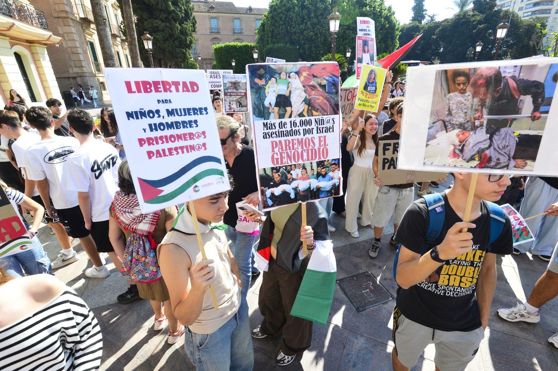 En imágenes, la protesta estudiantil contra el genocidio en Palestina a manos de Israel