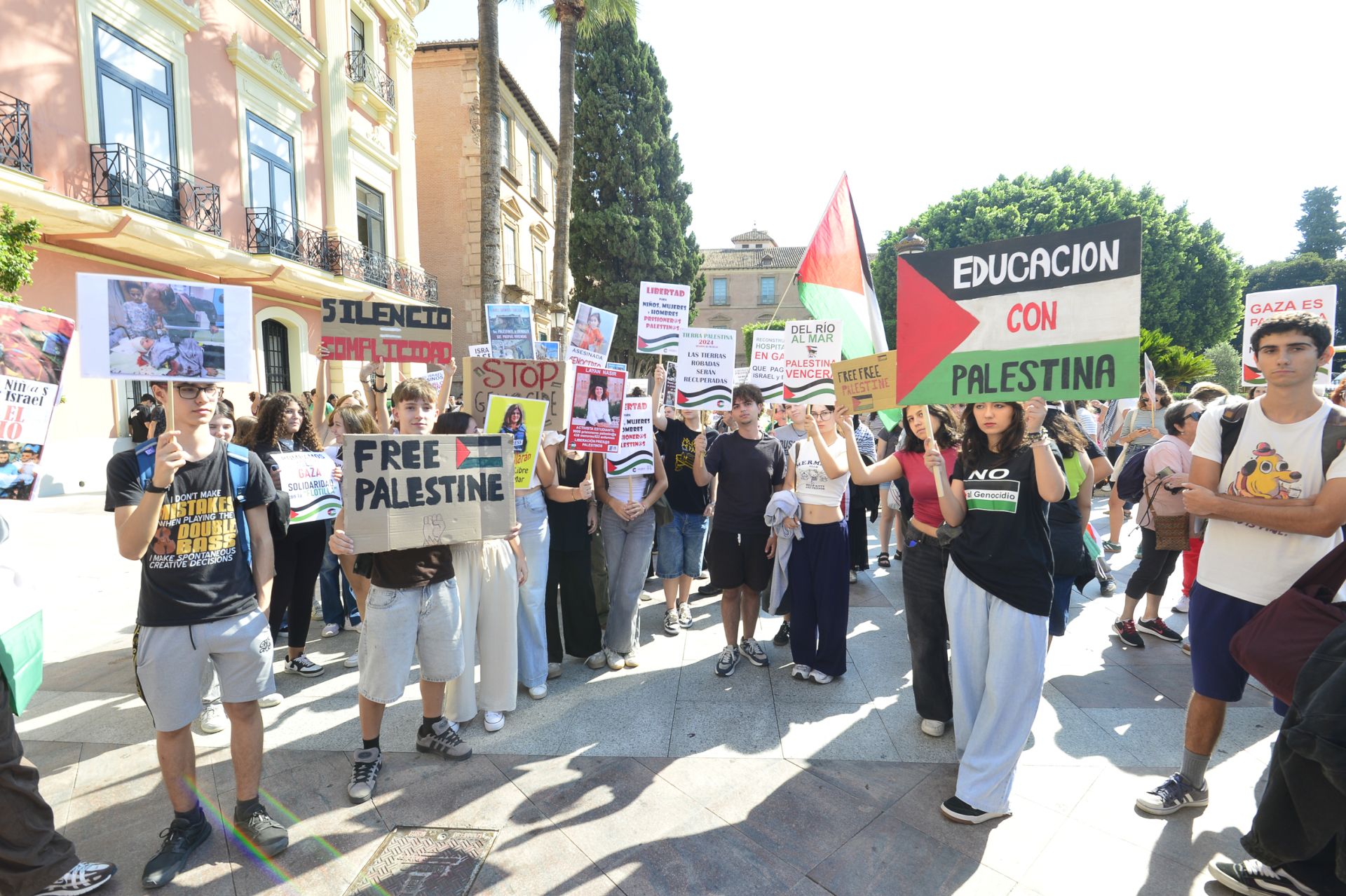 En imágenes, la protesta estudiantil contra el genocidio en Palestina a manos de Israel