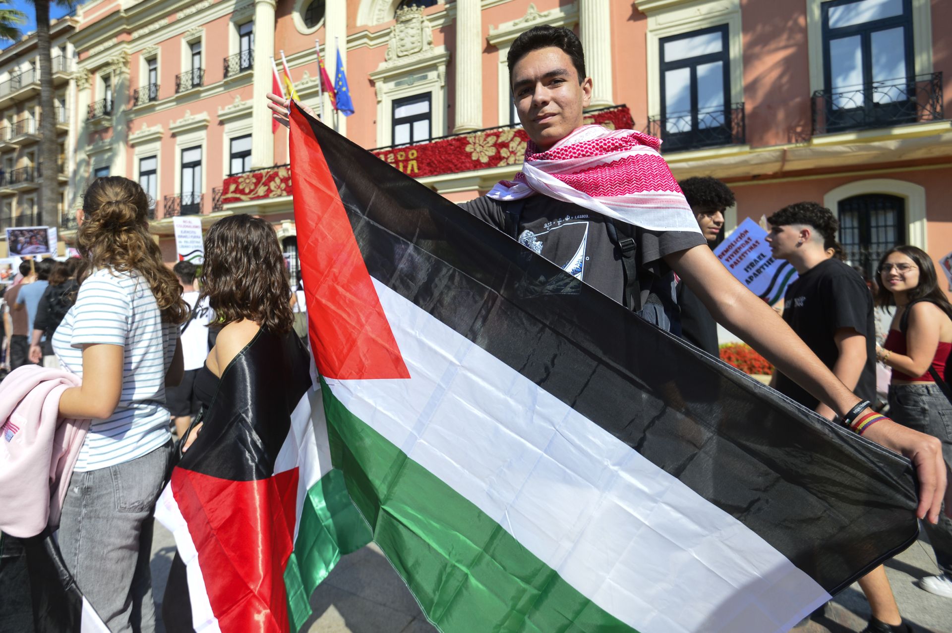 En imágenes, la protesta estudiantil contra el genocidio en Palestina a manos de Israel