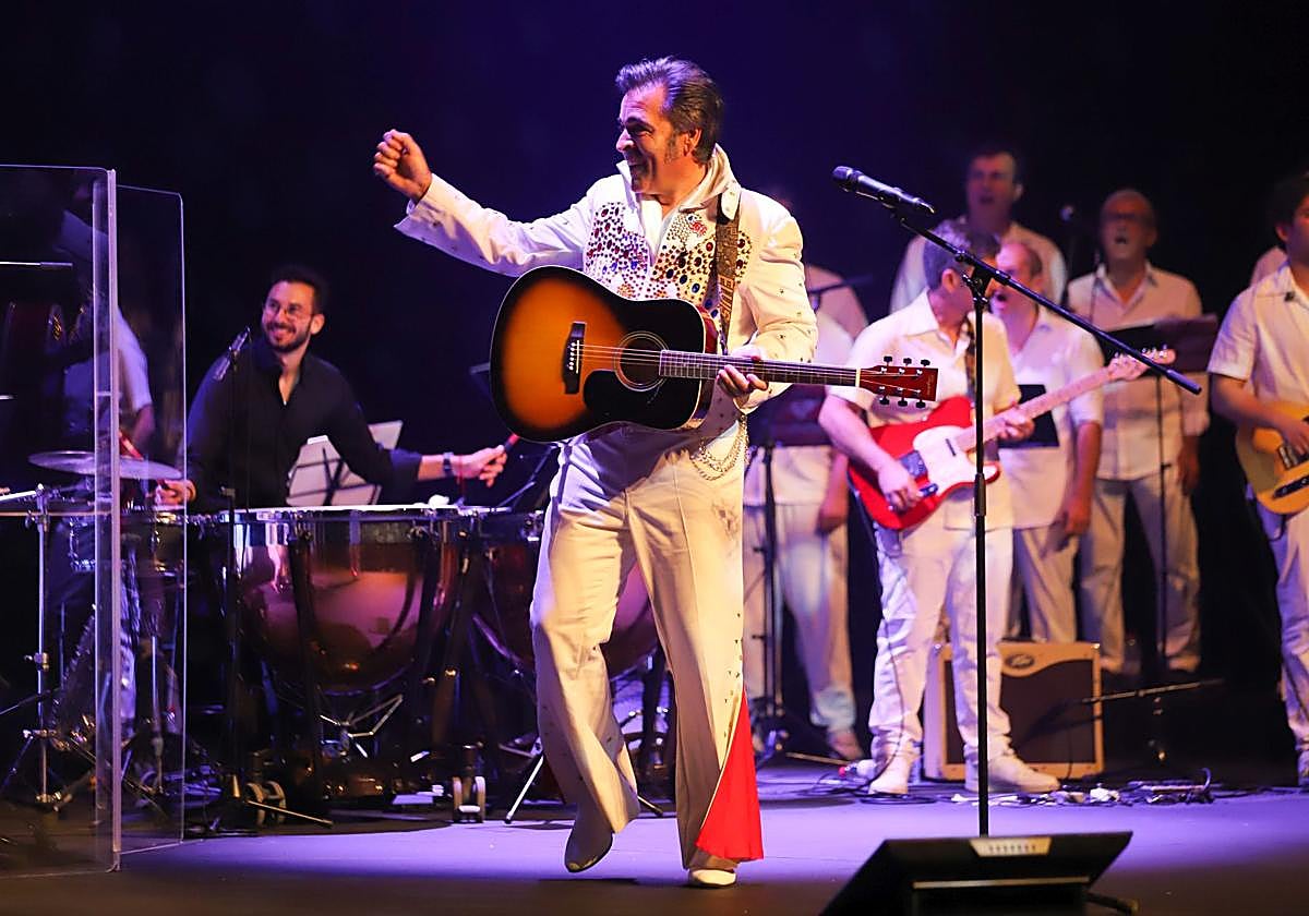 Tributo murciano a Elvis, el rey del rock, en imágenes