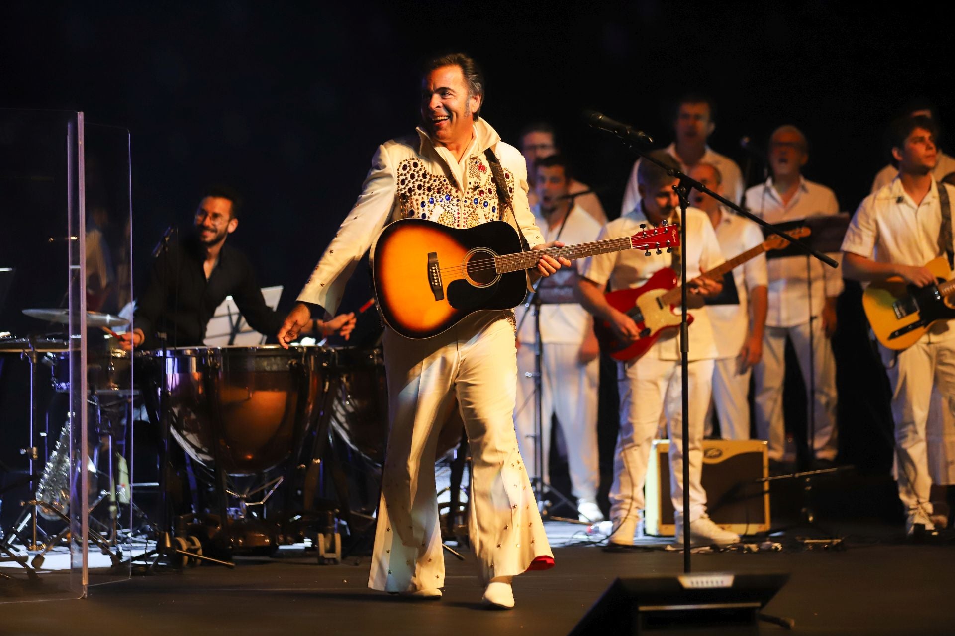 Tributo murciano a Elvis, el rey del rock, en imágenes