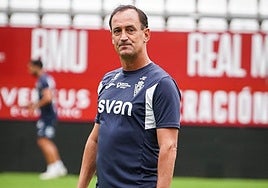Joseba Etxeberria durante el entrenamiento de este jueves en el estadio Enrique Roca.