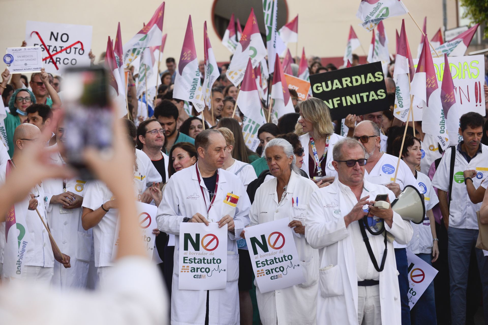 En imágenes, huelga nacional de médicos en la Región de Murcia