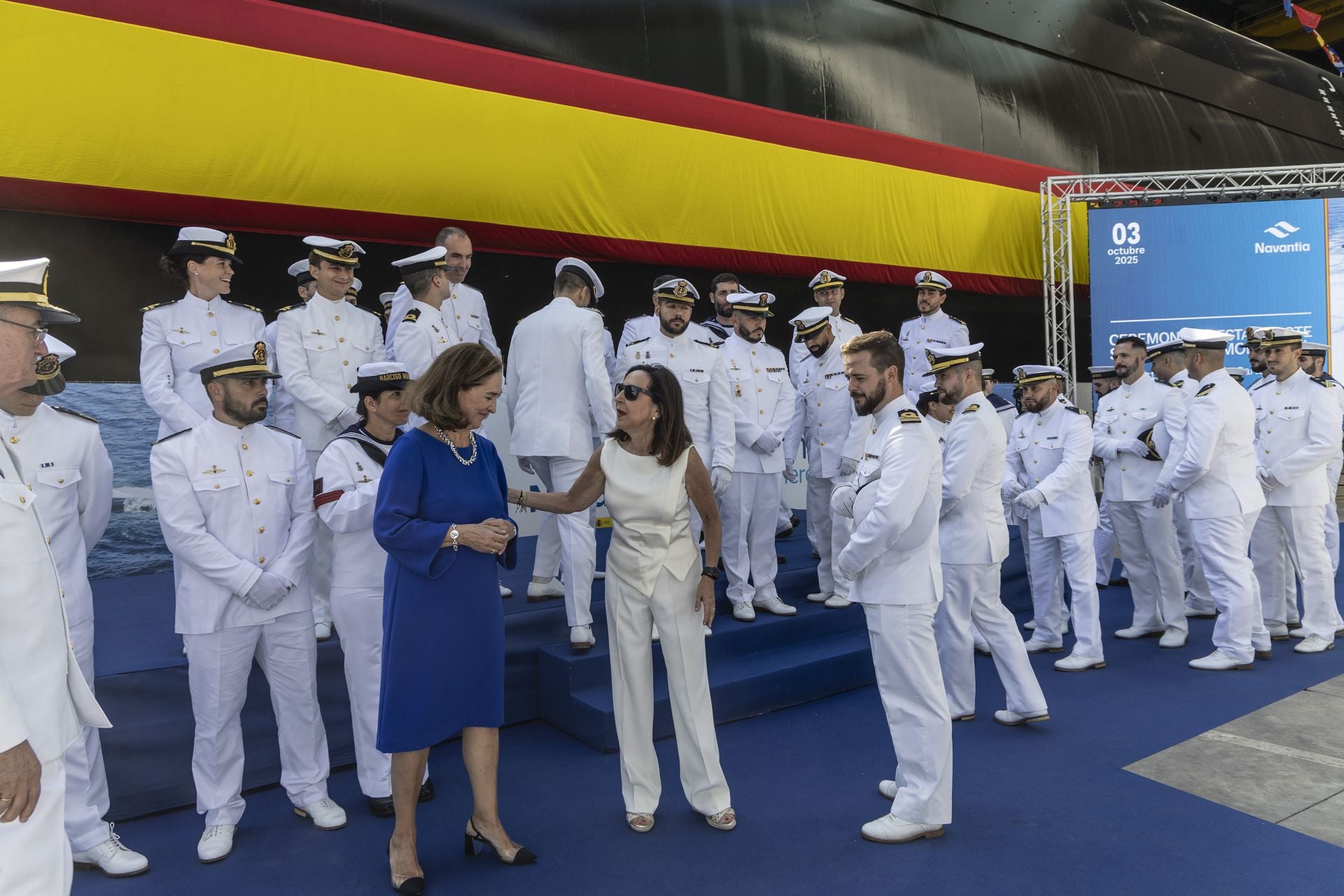 La puesta a flote del submarino S-82 &#039;Narciso Monturiol&#039;, en imágenes