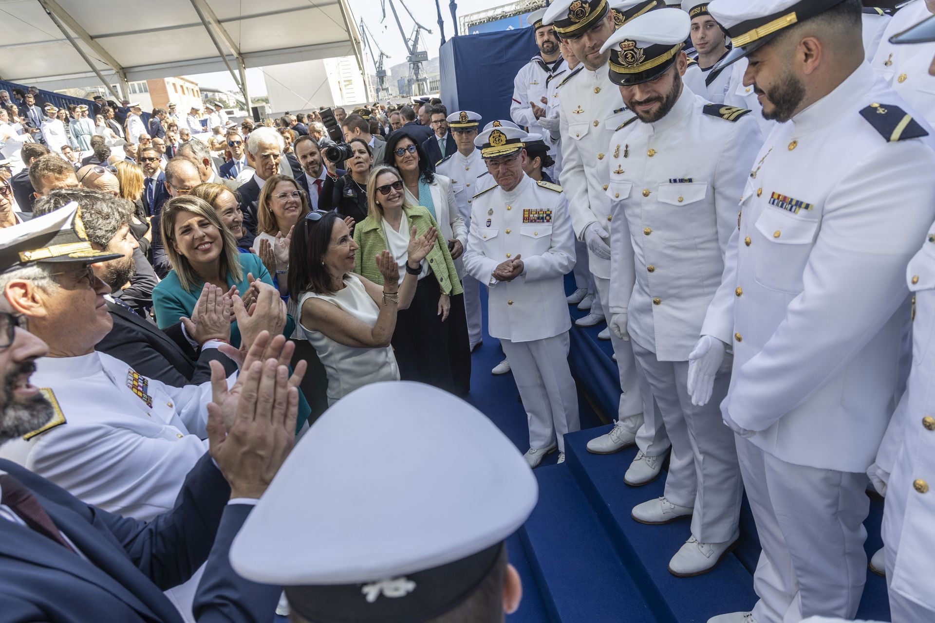 La puesta a flote del submarino S-82 &#039;Narciso Monturiol&#039;, en imágenes
