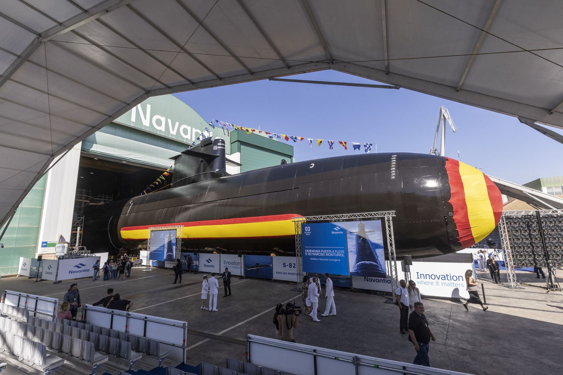 La puesta a flote del submarino S-82 &#039;Narciso Monturiol&#039;, en imágenes