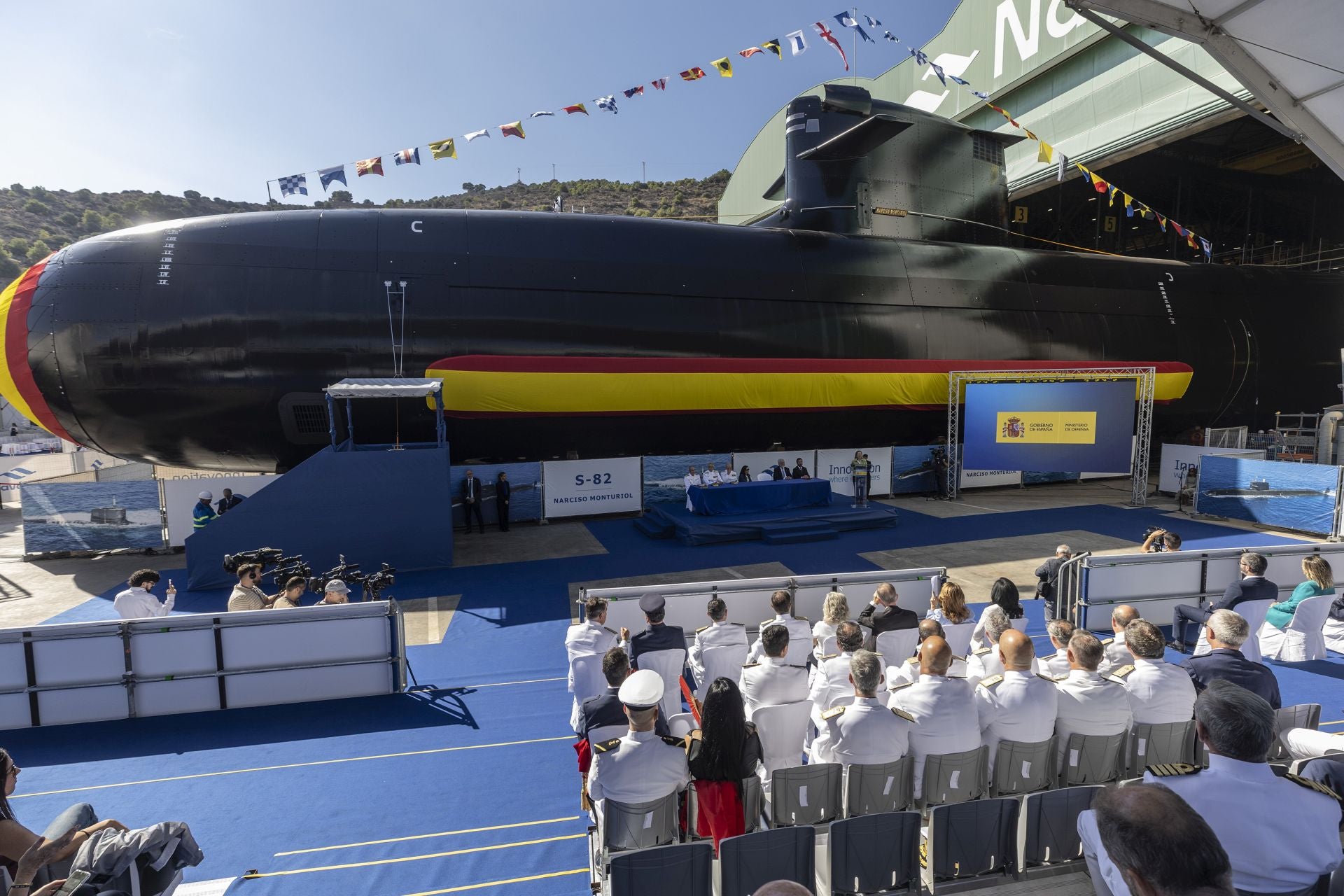 La puesta a flote del submarino S-82 &#039;Narciso Monturiol&#039;, en imágenes