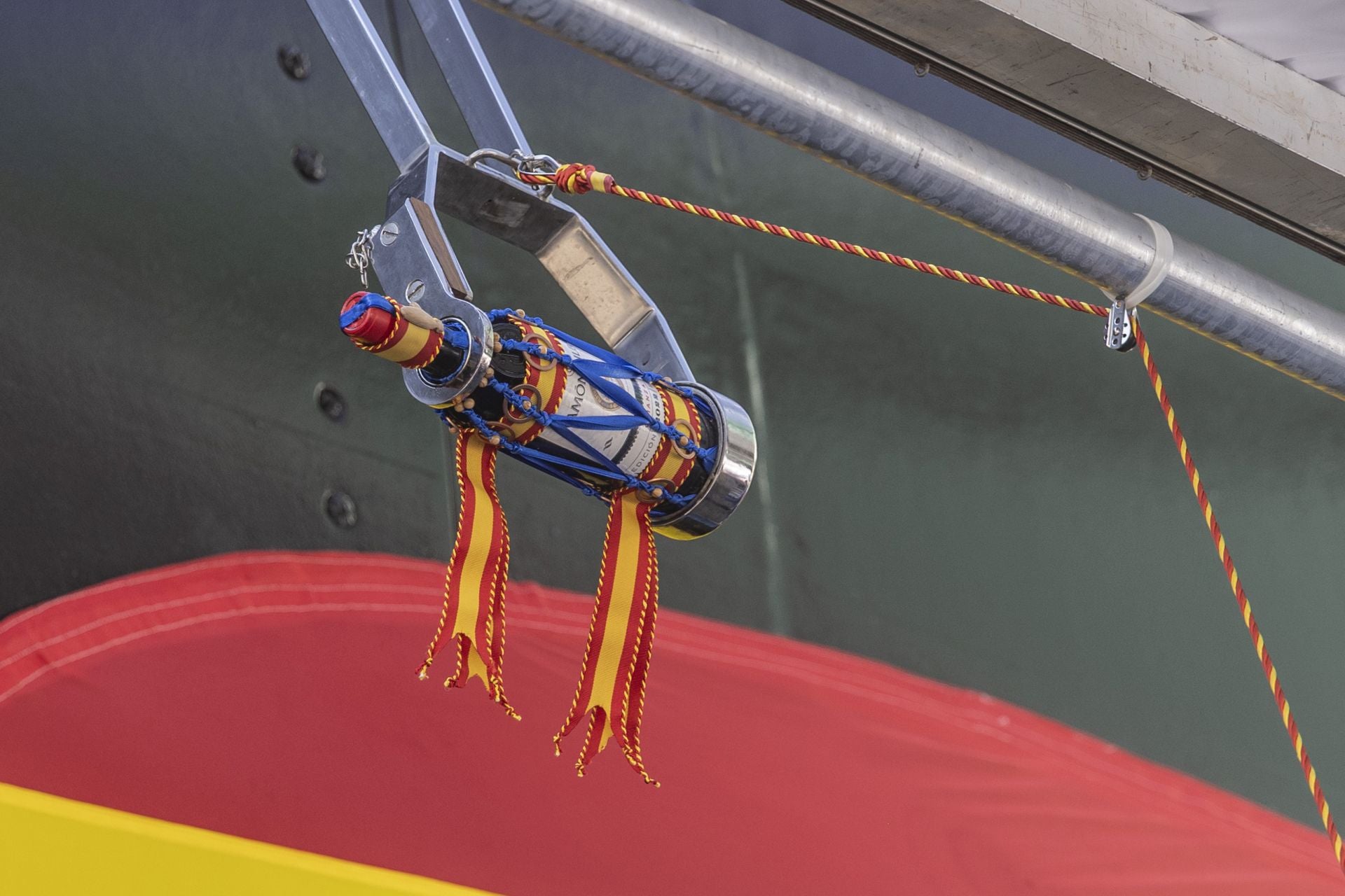 La puesta a flote del submarino S-82 &#039;Narciso Monturiol&#039;, en imágenes