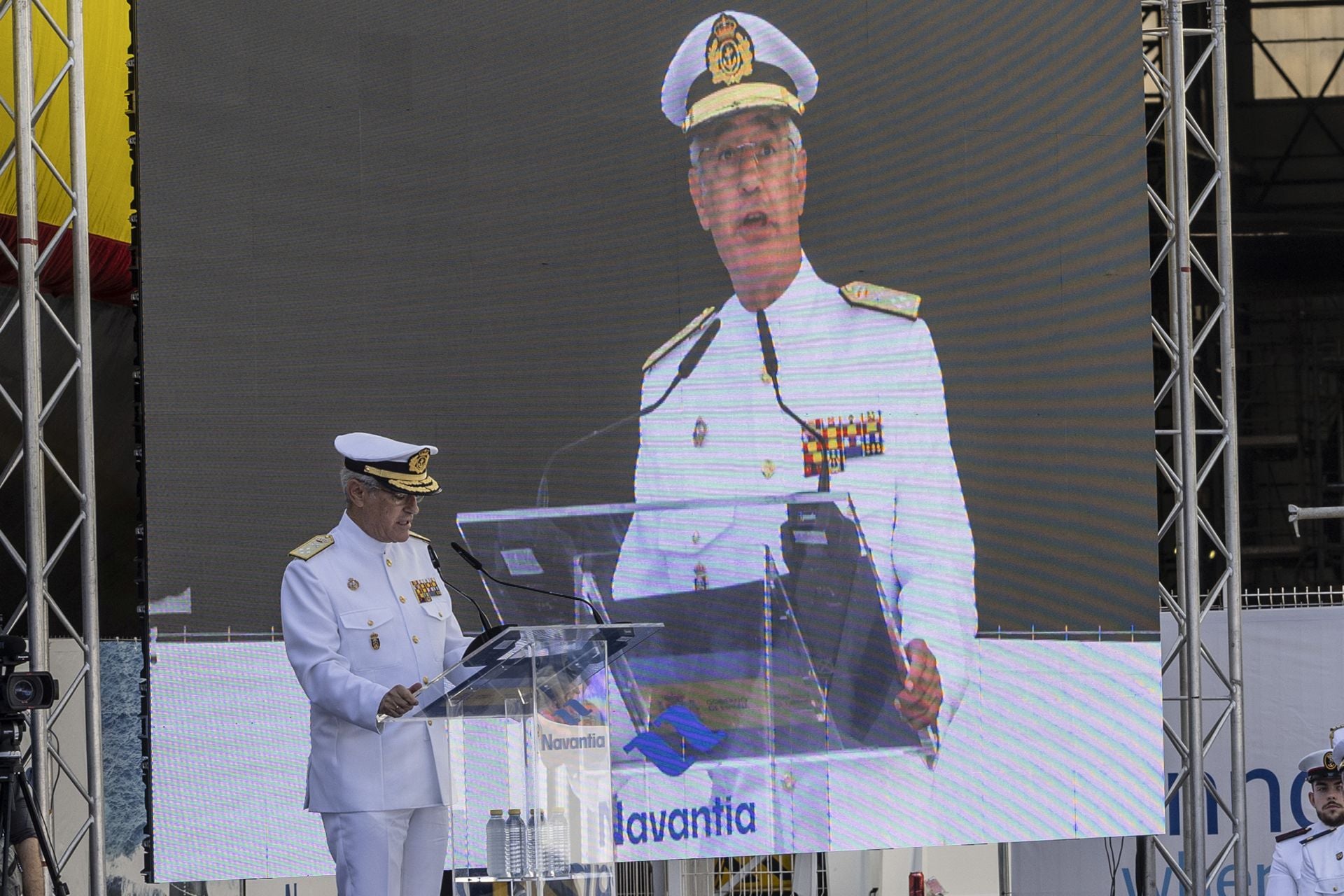 La puesta a flote del submarino S-82 &#039;Narciso Monturiol&#039;, en imágenes