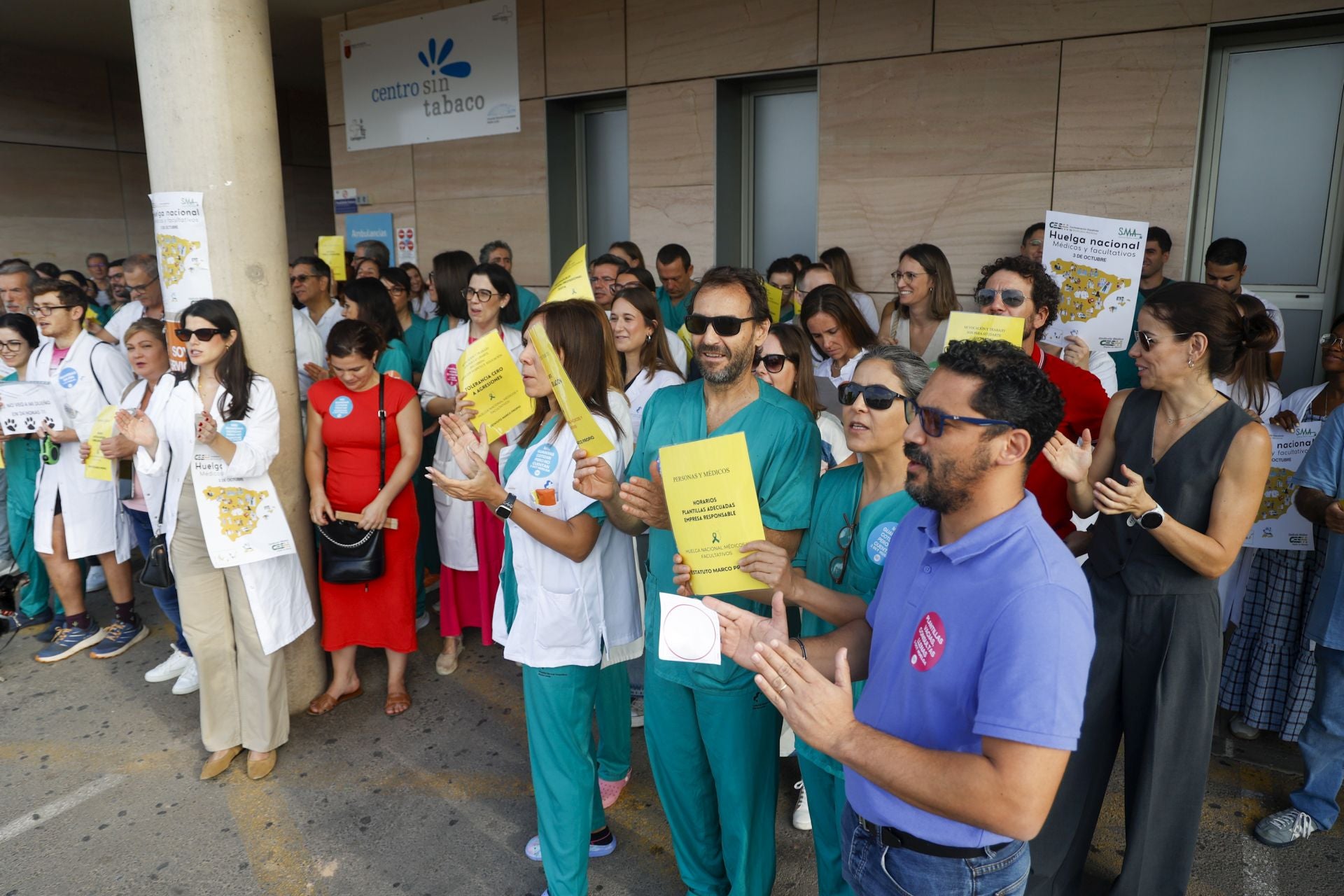 En imágenes, huelga nacional de médicos en la Región de Murcia