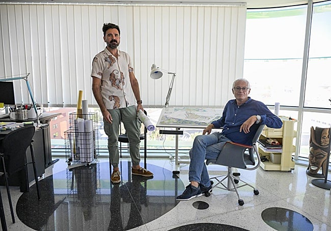 Javier Alarcón y Jesús Zafra en las oficinas de Zorg Arquitectos.