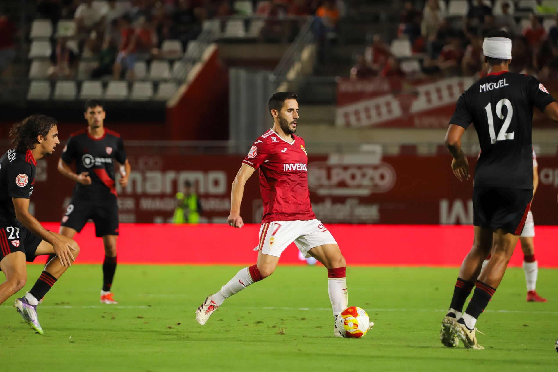 El Real Murcia se queda con la miel en los labios, en imágenes