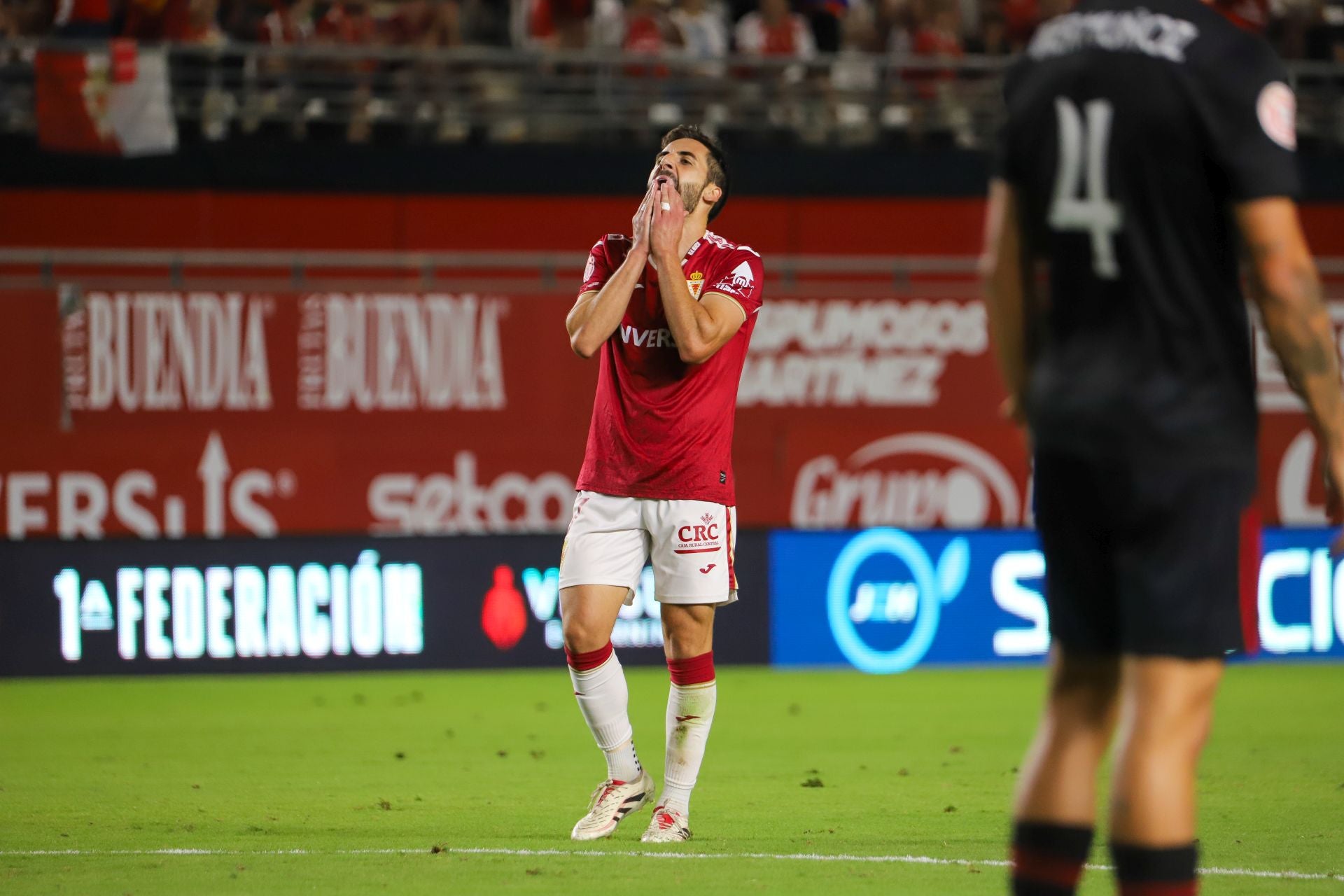 El Real Murcia se queda con la miel en los labios, en imágenes