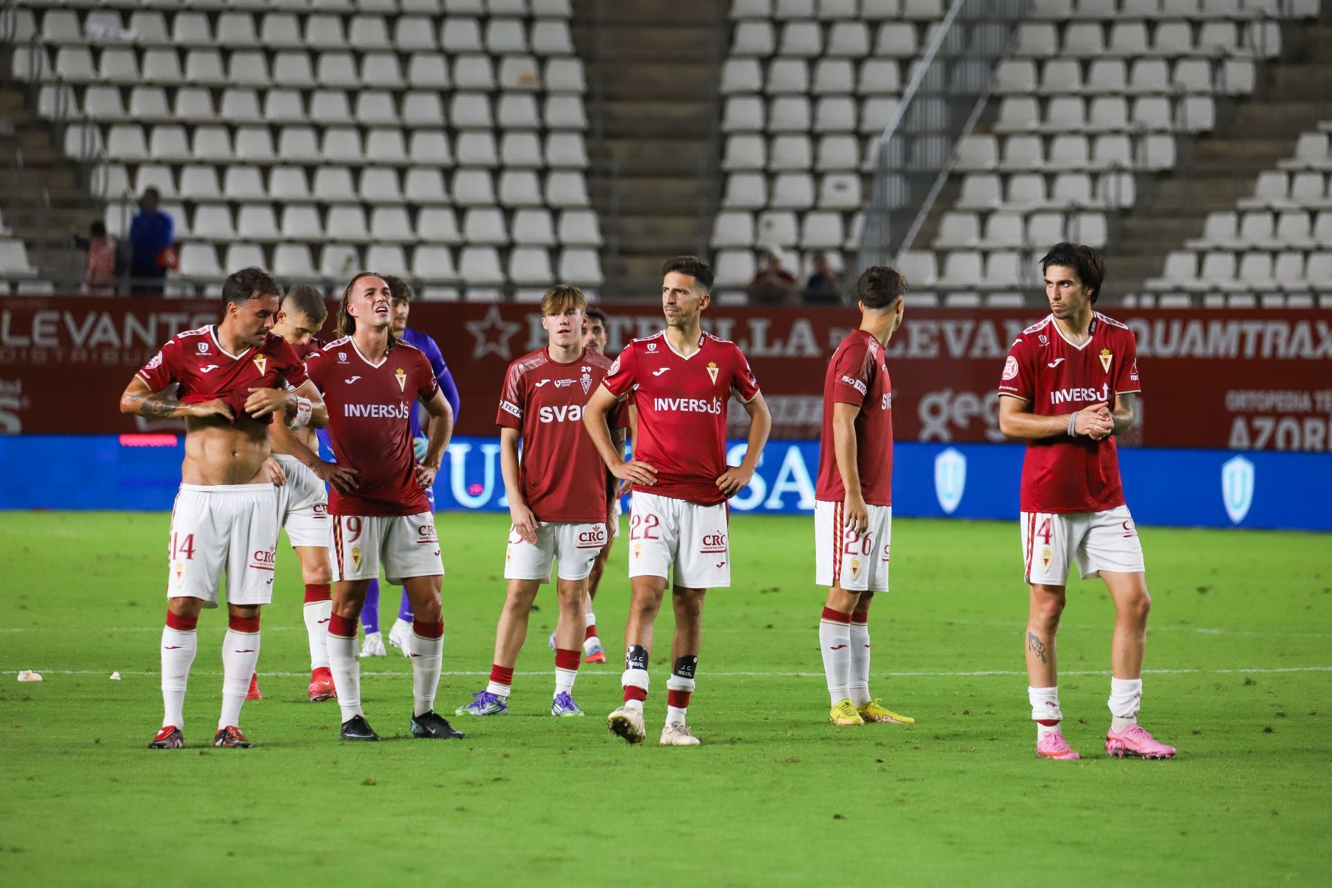 El Real Murcia se queda con la miel en los labios, en imágenes