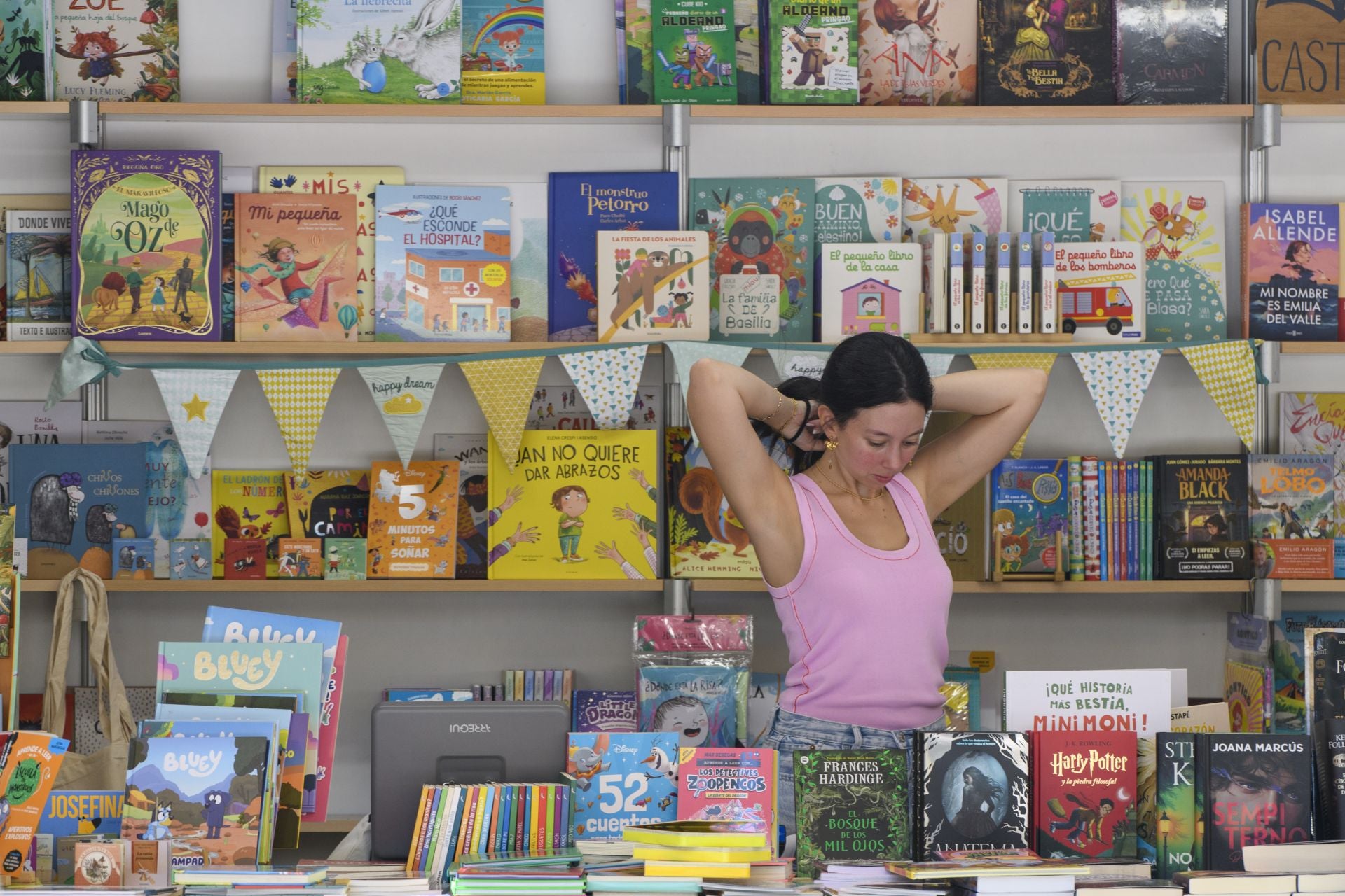 En imágenes, la Feria del Libro de Murcia: aperitivo entre libros en Alfonso X