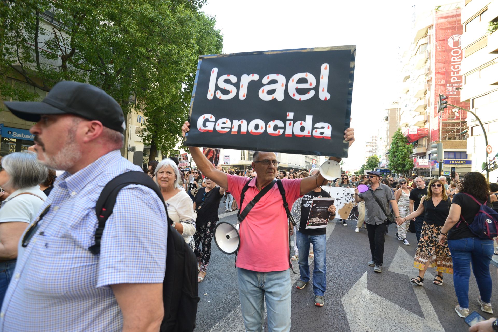 La masiva manifestación por Gaza en Murcia, en imágenes