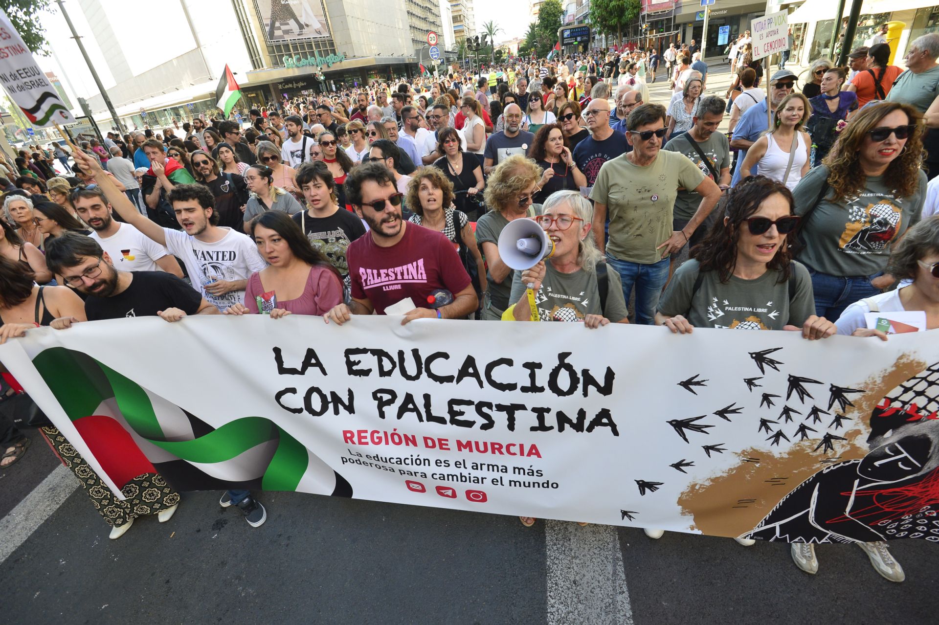 La masiva manifestación por Gaza en Murcia, en imágenes