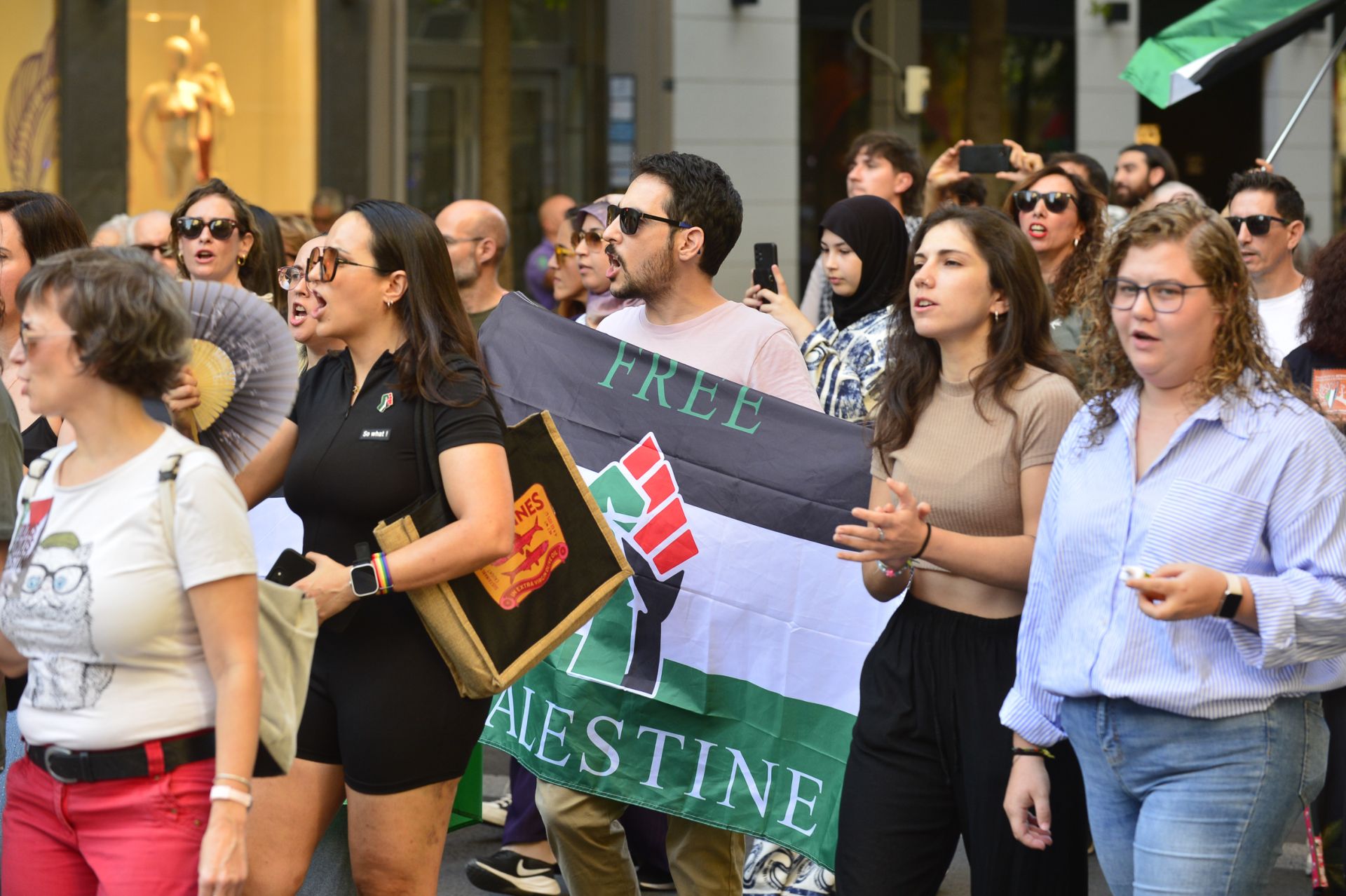 La masiva manifestación por Gaza en Murcia, en imágenes