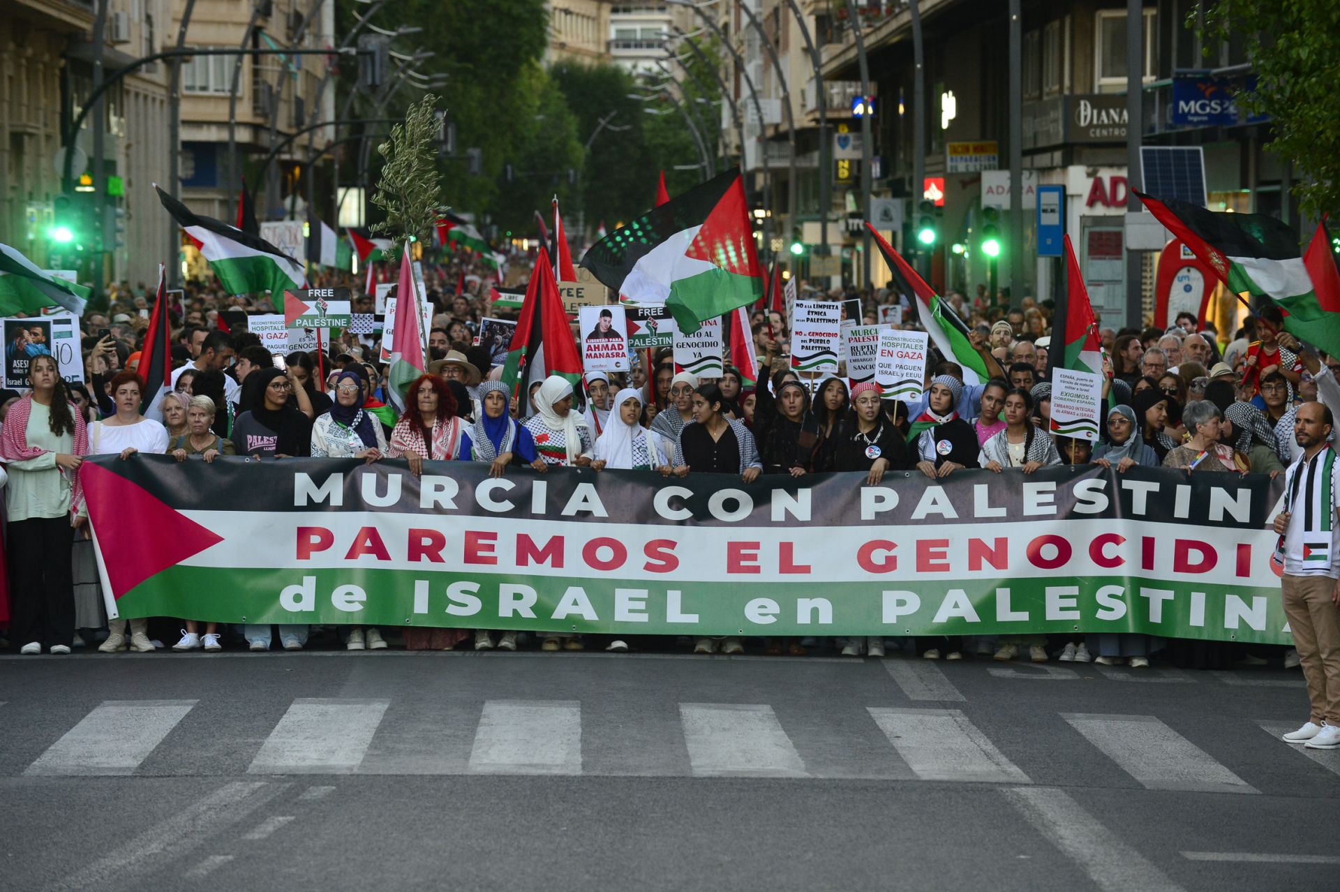La masiva manifestación por Gaza en Murcia, en imágenes