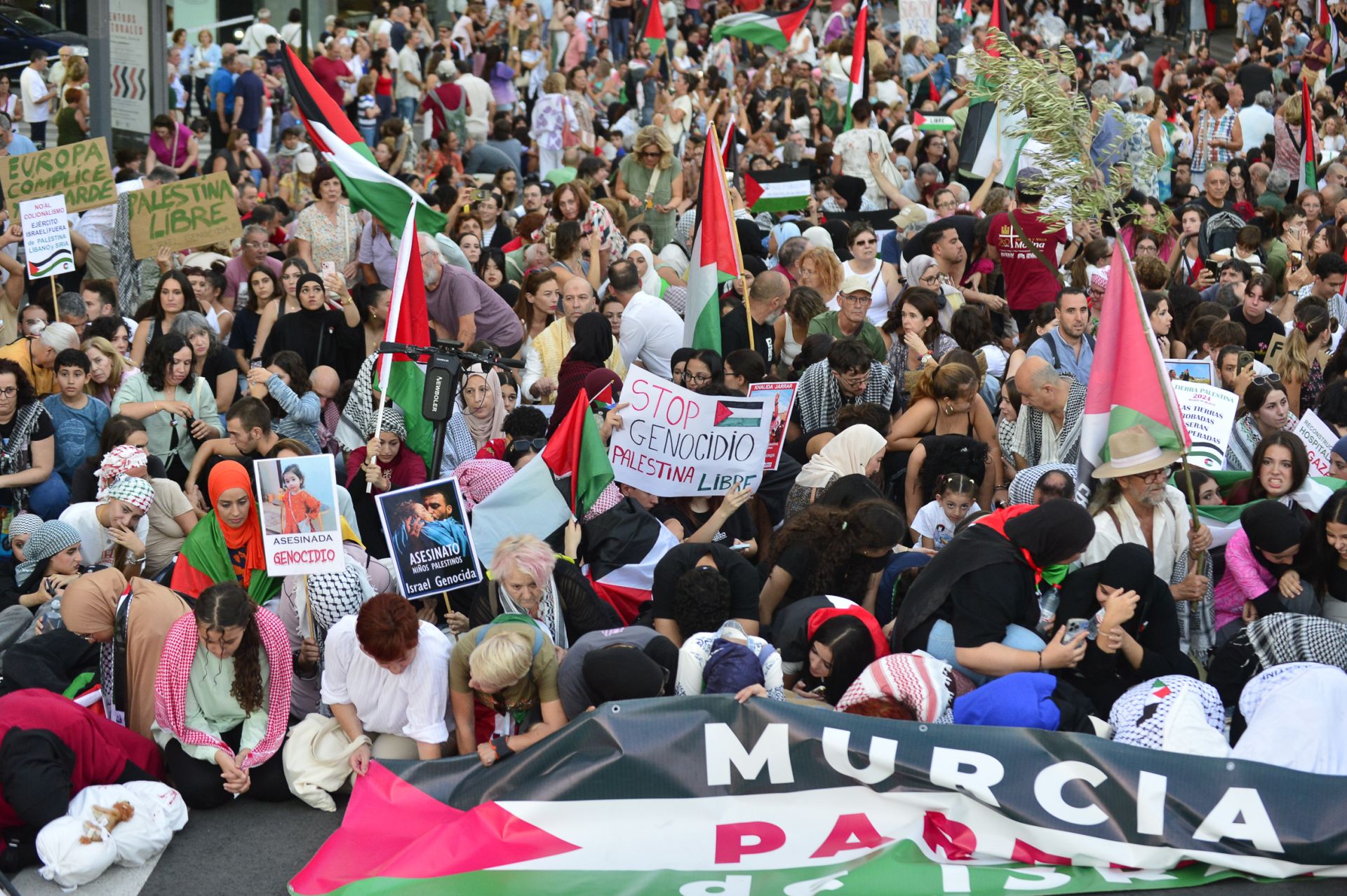 La masiva manifestación por Gaza en Murcia, en imágenes