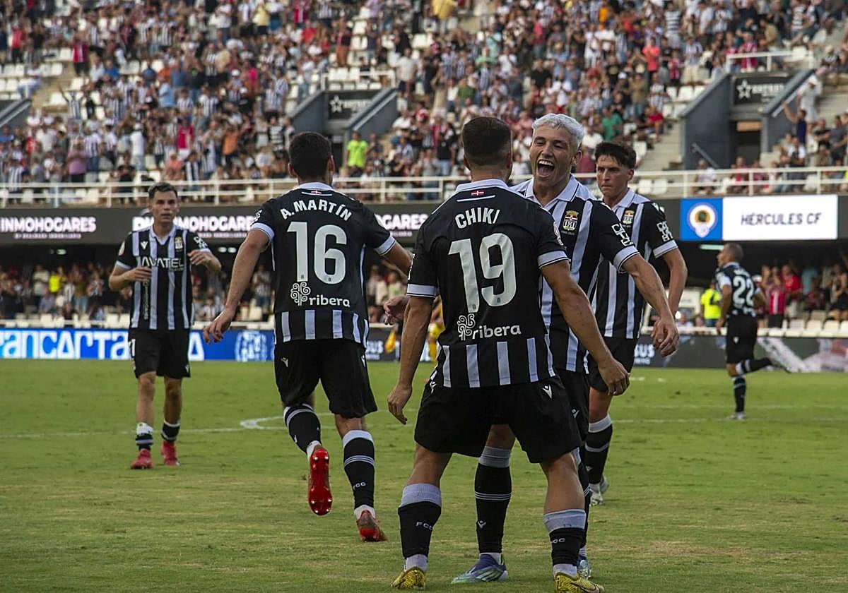 Chiki celebra junto a Kevin el primer gol contra el Hércules el pasado 21 de septiembre.