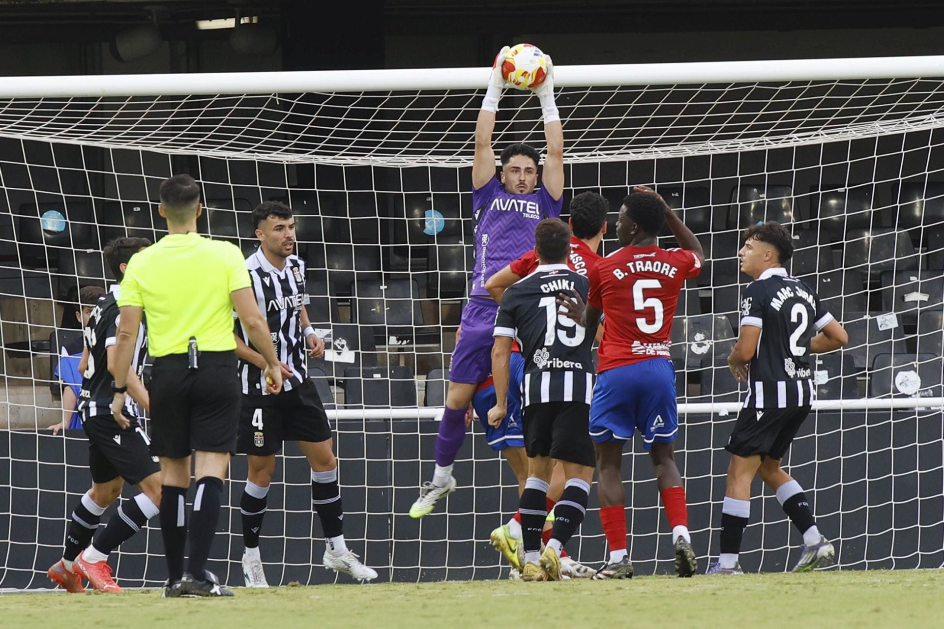 El FC Cartagena aplasta sin piedad al Tarazona, en imágenes