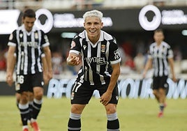 Kevin Sánchez celebrando su gol ante el Tarazona.