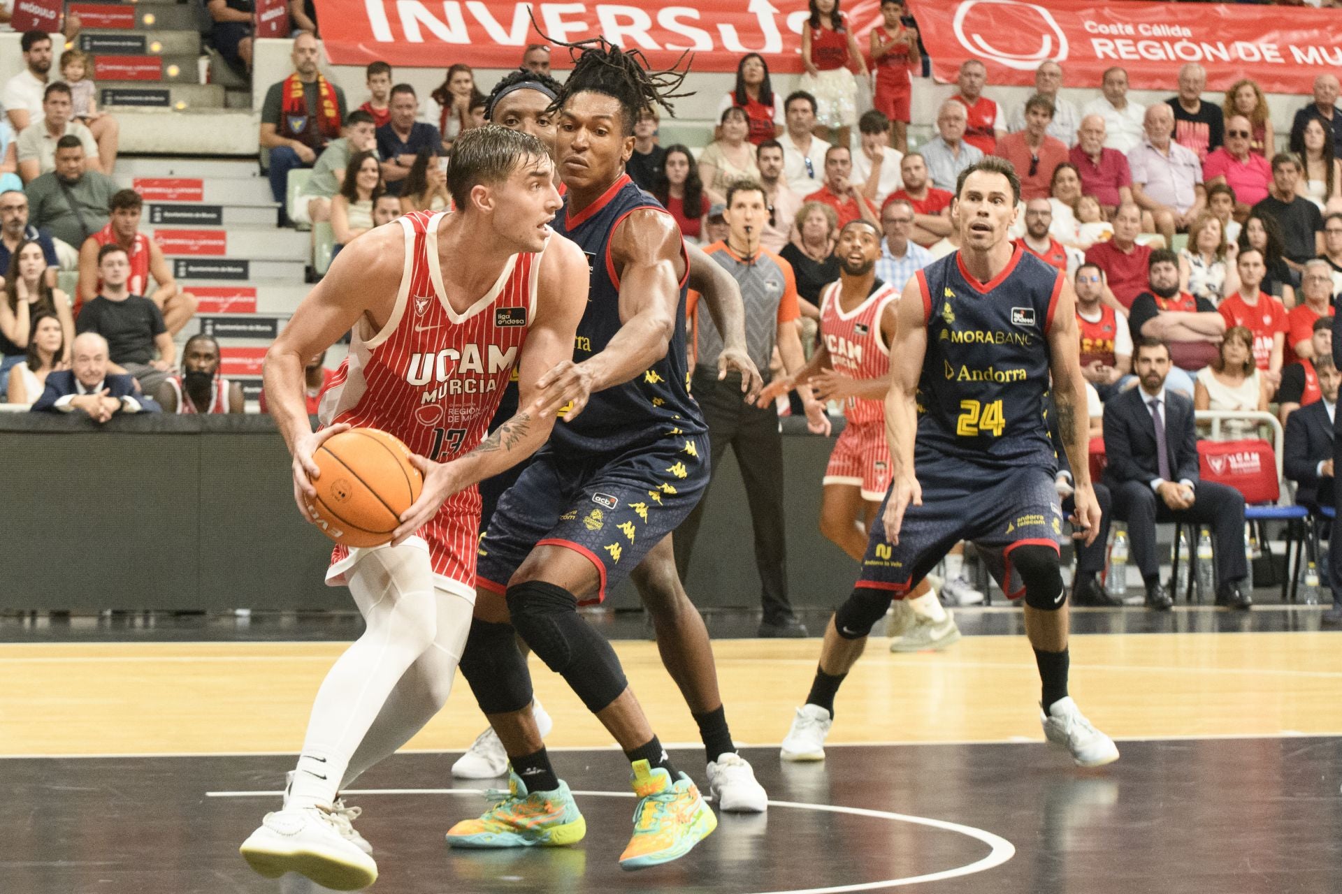 Un UCAM de sobresaliente el primer día ante el Andorra, en imágenes