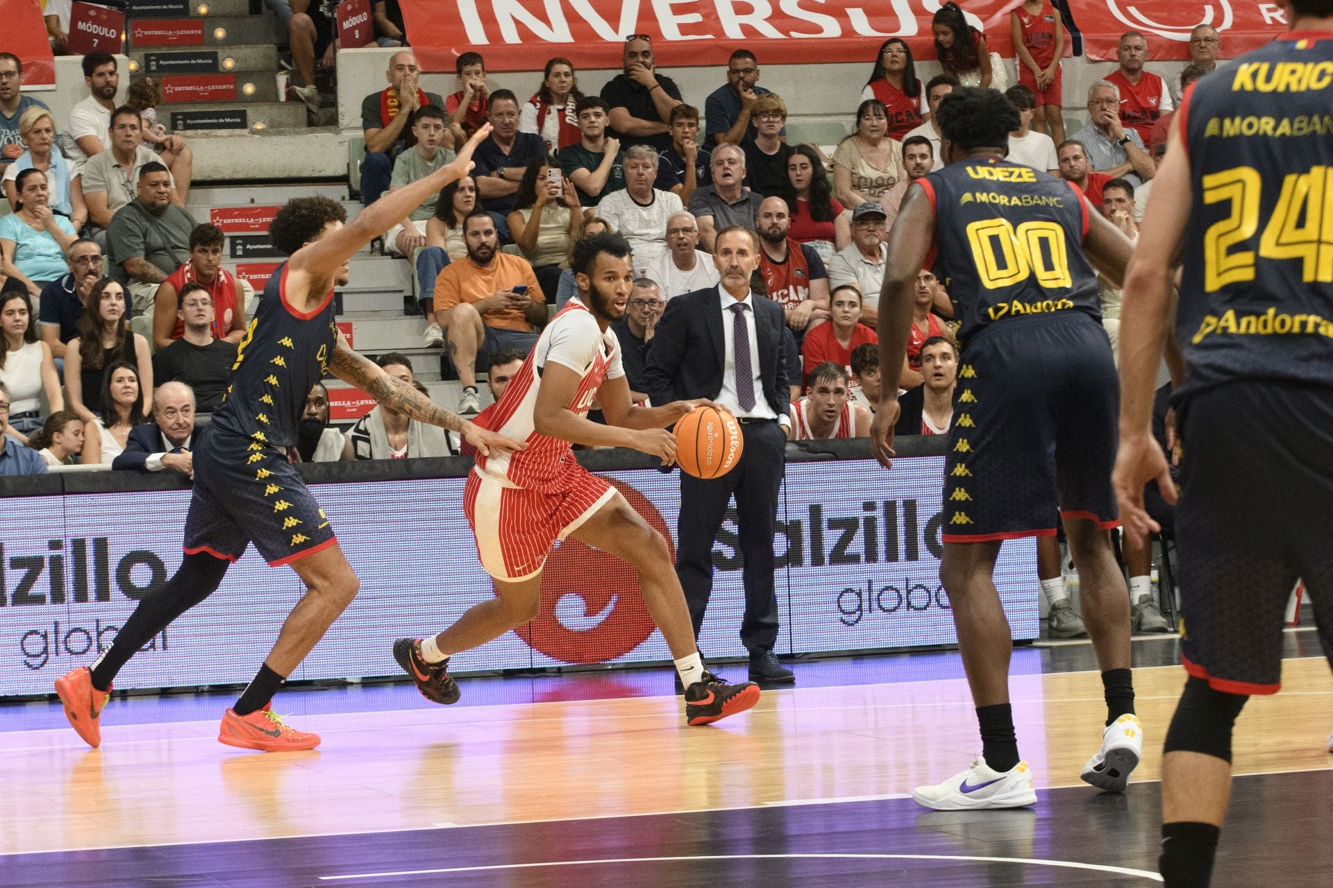 Un UCAM de sobresaliente el primer día ante el Andorra, en imágenes