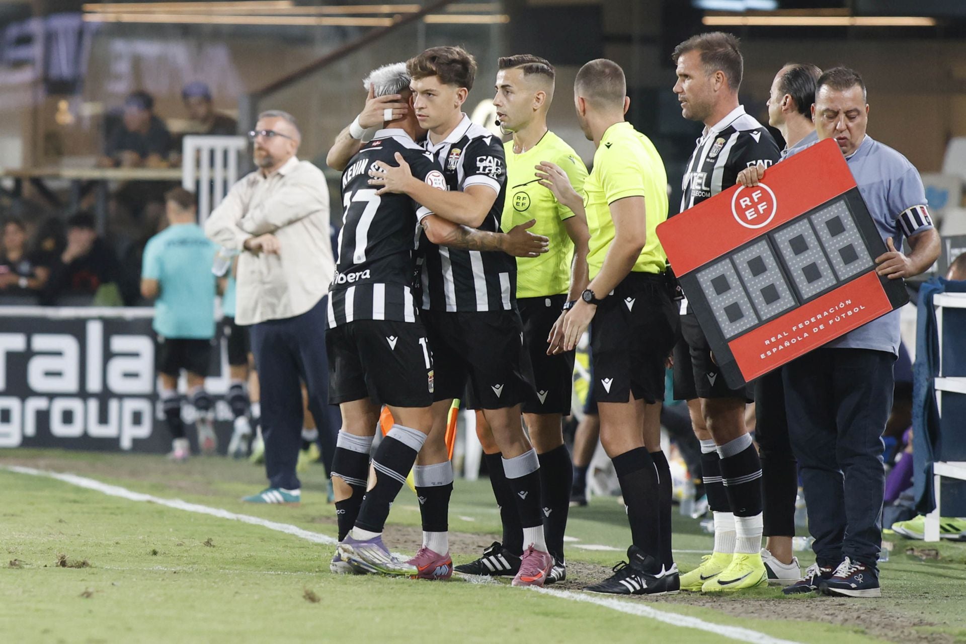 El FC Cartagena aplasta sin piedad al Tarazona, en imágenes