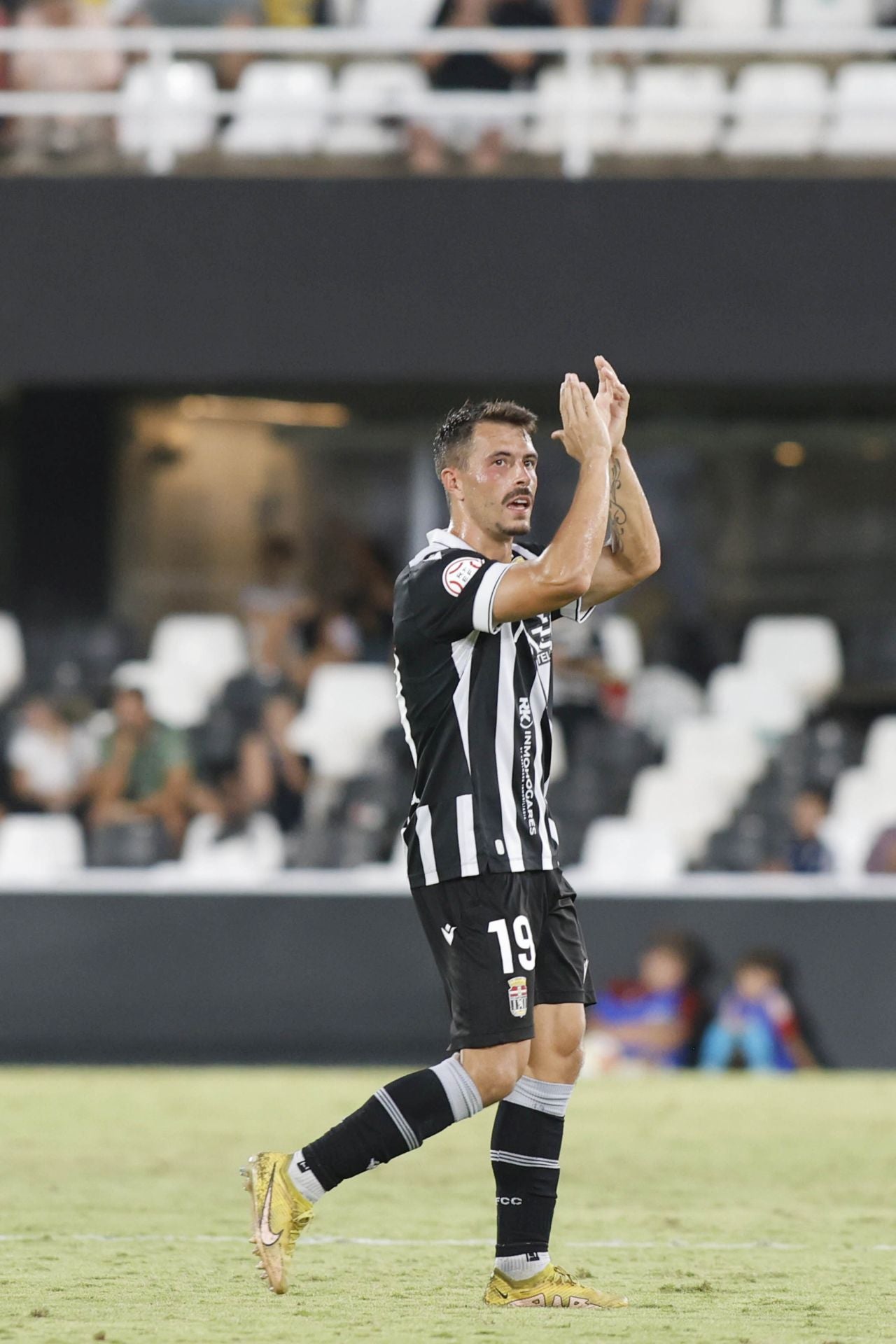 El FC Cartagena aplasta sin piedad al Tarazona, en imágenes