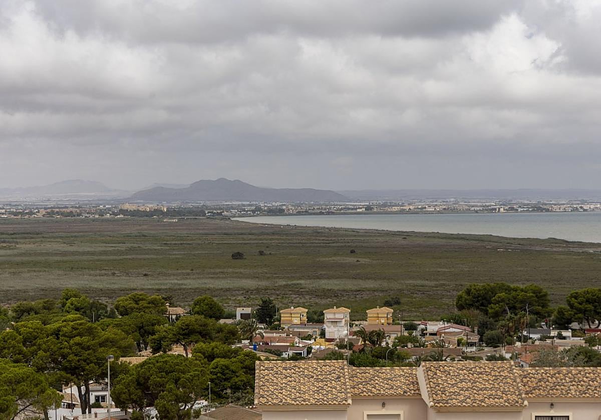 Panorámica del humedal de la Marina del Carmolí, en una imagen de archivo.