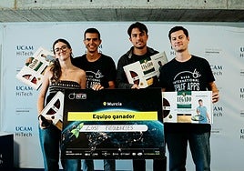 El equipo ganador del concurso.