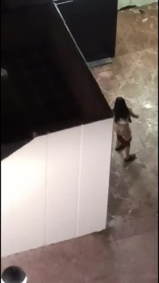 Los alrededores de Centrofama, en Murcia, convertidos en un baño público