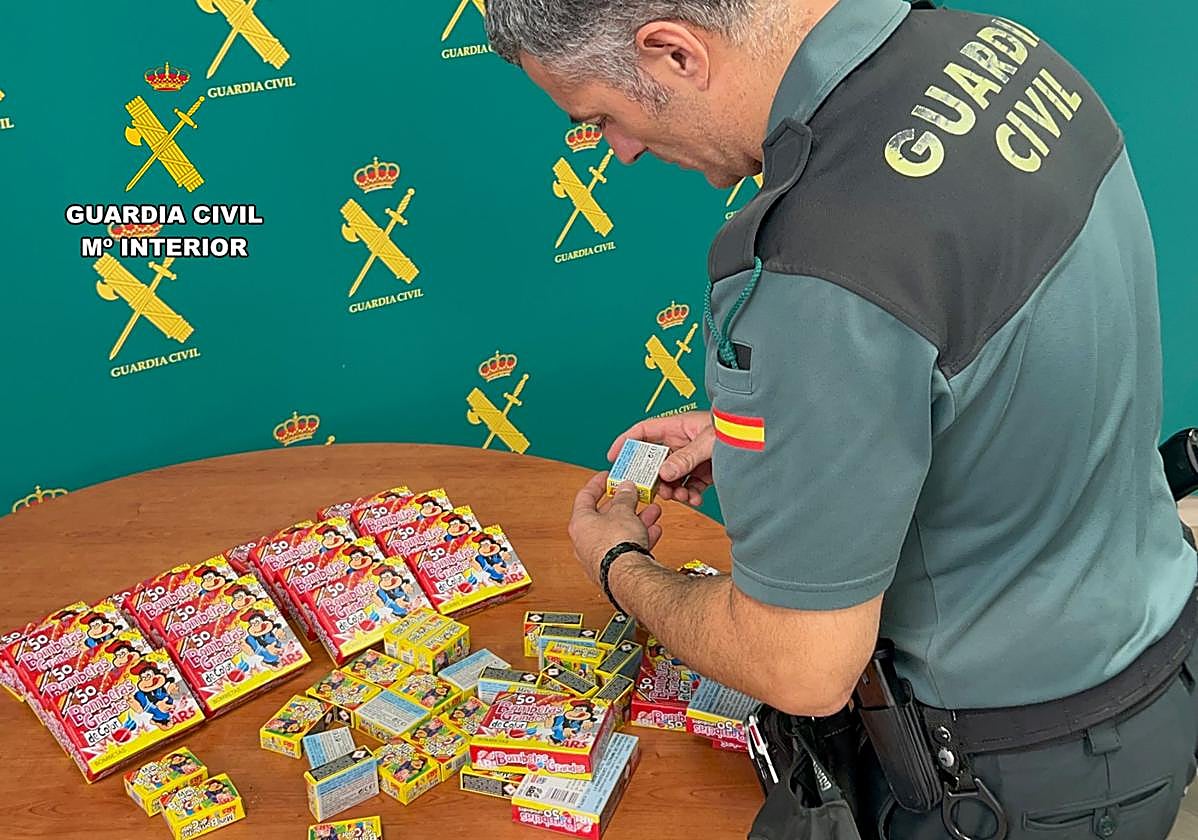 Intervienen más de 2.500 artificios pirotécnicos en Molina de Segura que se vendían en la calle