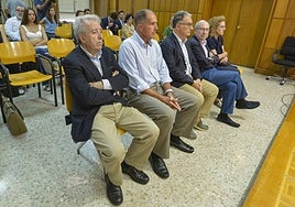 Antonio Cerdá, Manuel Alfonso Guerrero, Joaquín Bascuñana, José María Ródenas y María Antonieta Fernández, en el banquillo de la Audiencia Provincial por el 'caso Novo Carthago'.