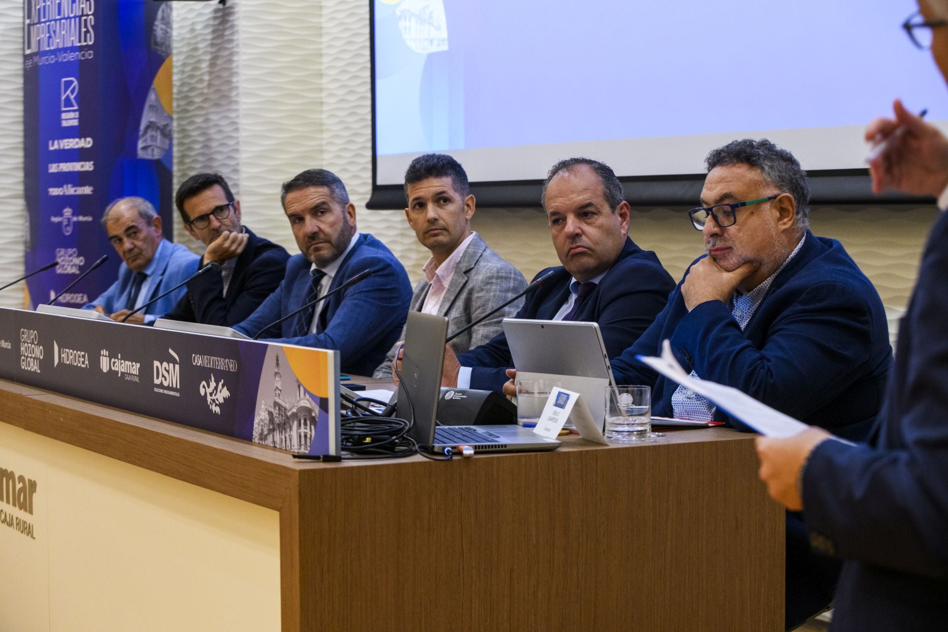 El encuentro &#039;Experiencias Empresariales. Eje Murcia-Valencia&#039;, en imágenes