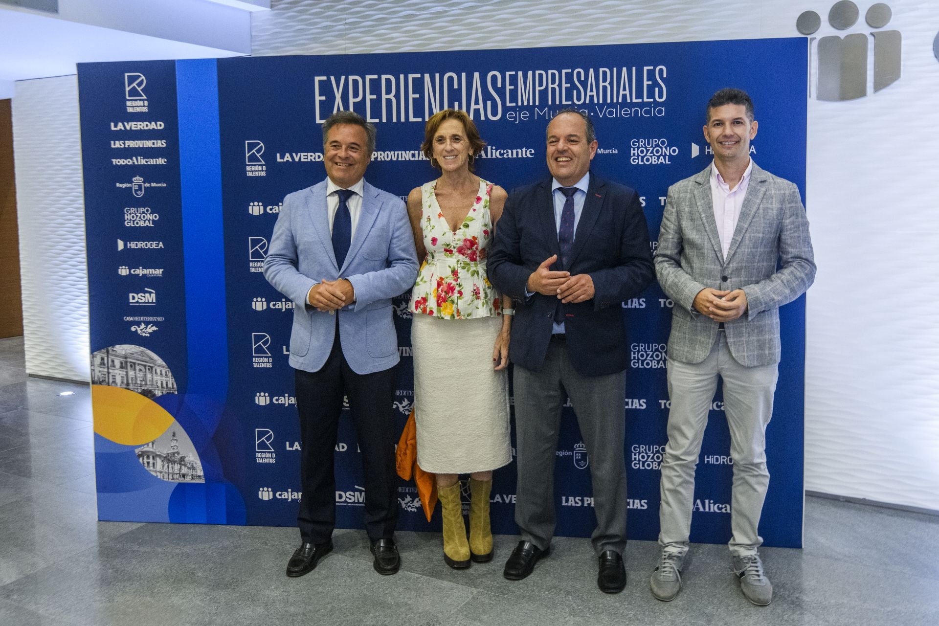 El encuentro &#039;Experiencias Empresariales. Eje Murcia-Valencia&#039;, en imágenes
