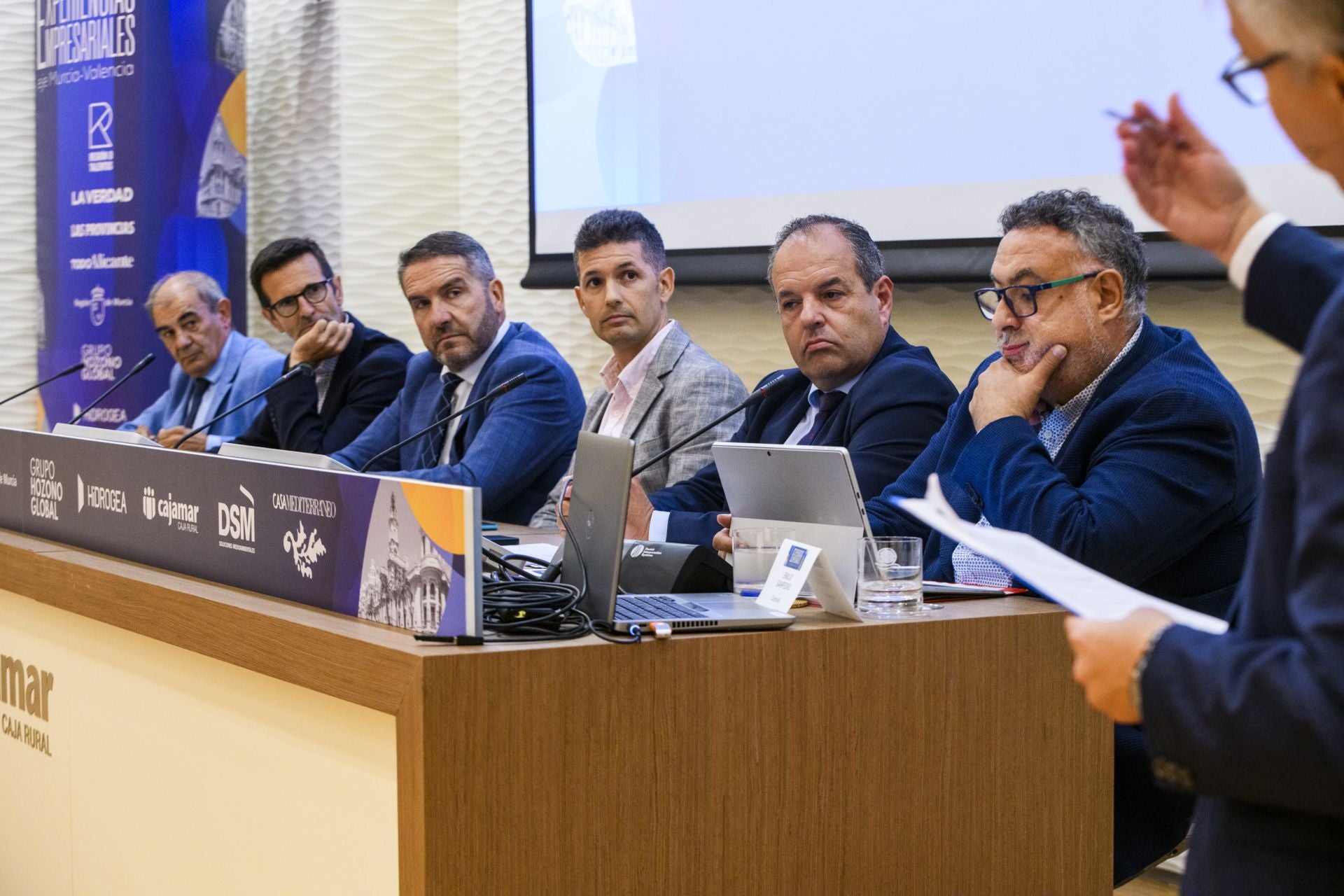 El encuentro &#039;Experiencias Empresariales. Eje Murcia-Valencia&#039;, en imágenes