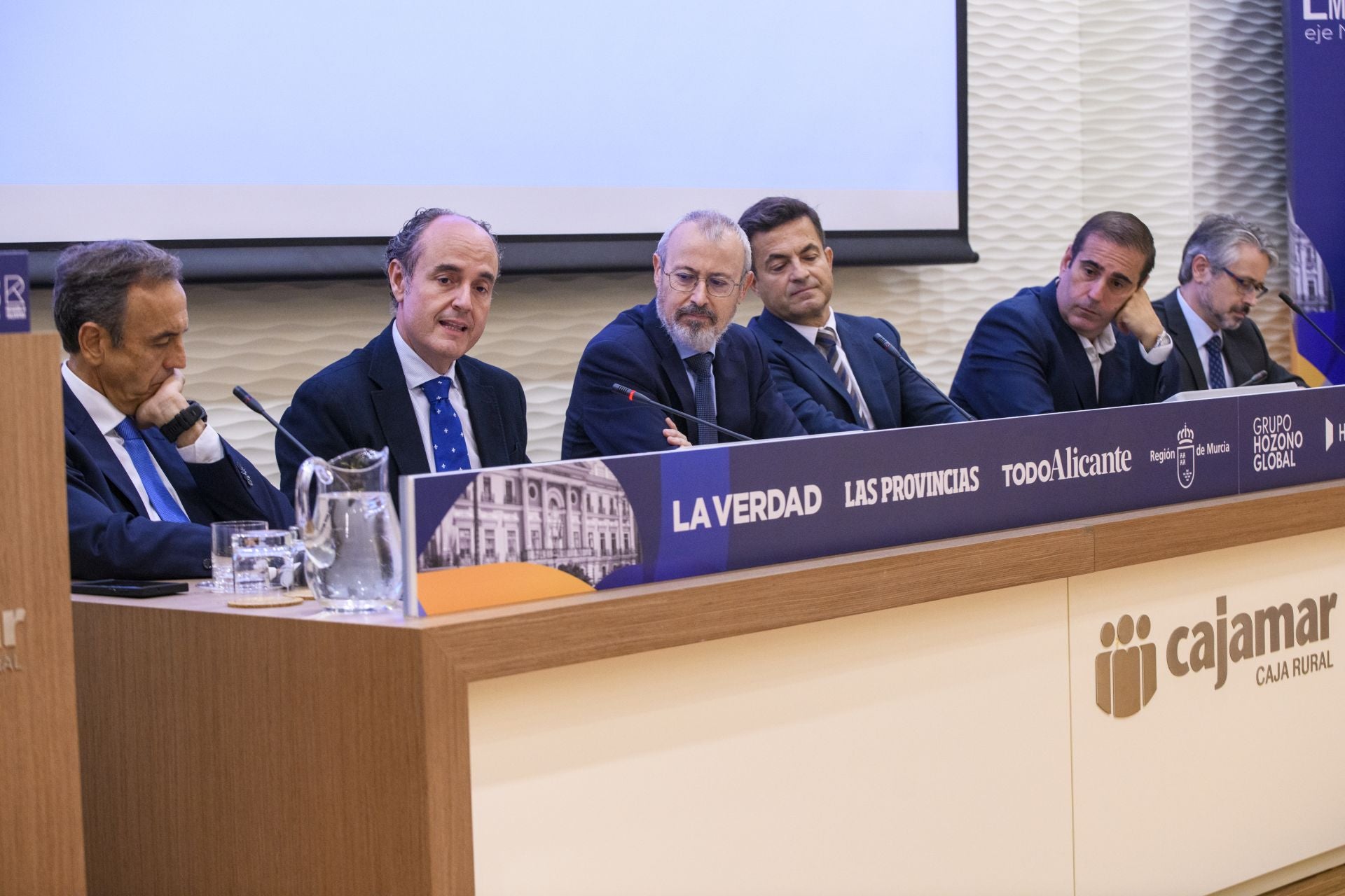 El encuentro &#039;Experiencias Empresariales. Eje Murcia-Valencia&#039;, en imágenes