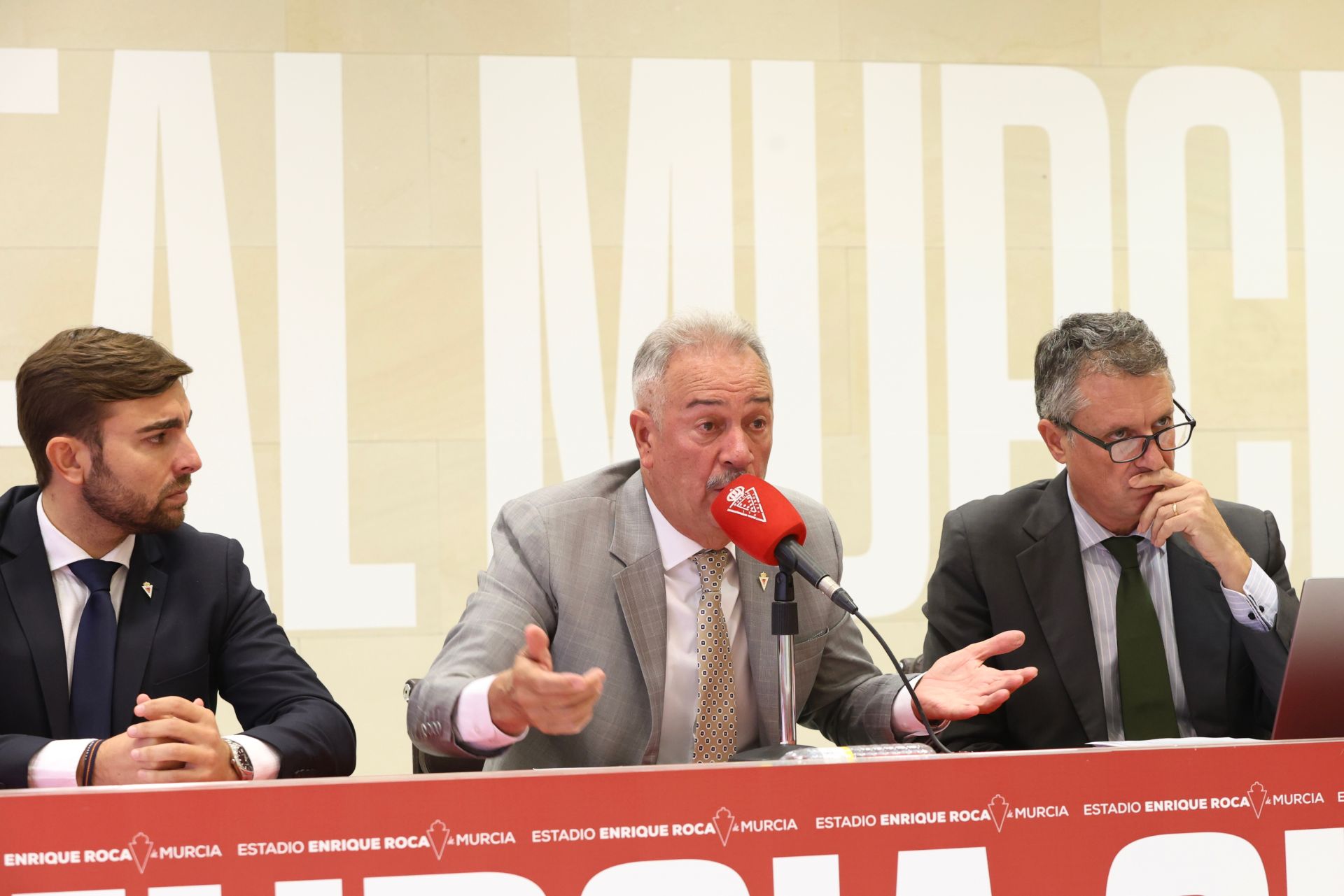 Las imágenes de la junta del Real Murcia