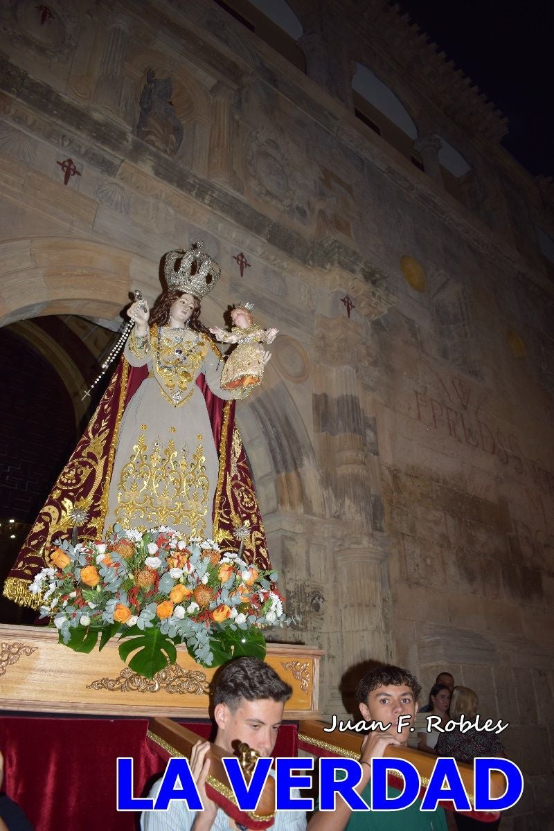 Imágenes de la Misa Solemne y Procesión de la Virgen del Rosario en Caravaca de la Cruz