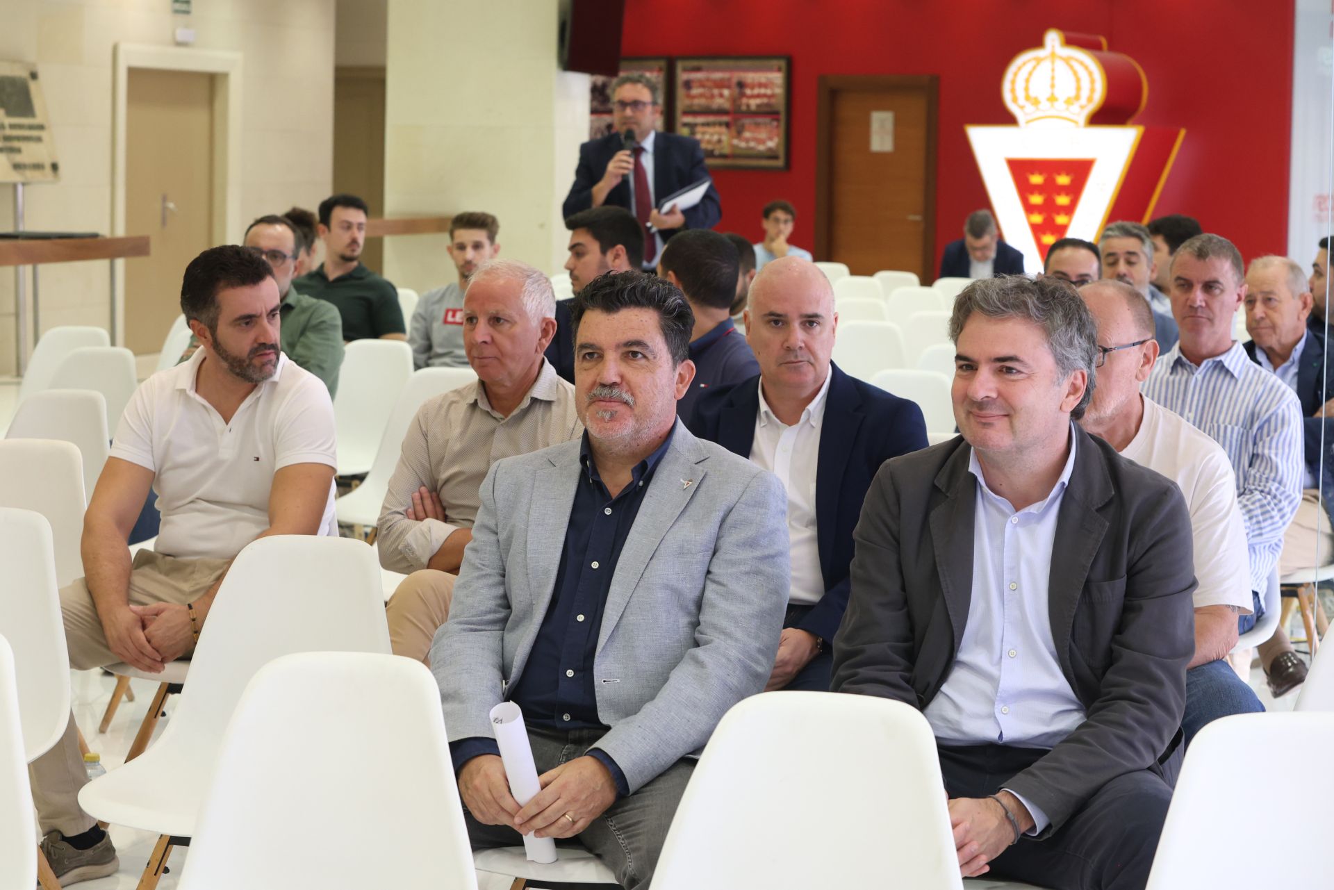 Las imágenes de la junta del Real Murcia