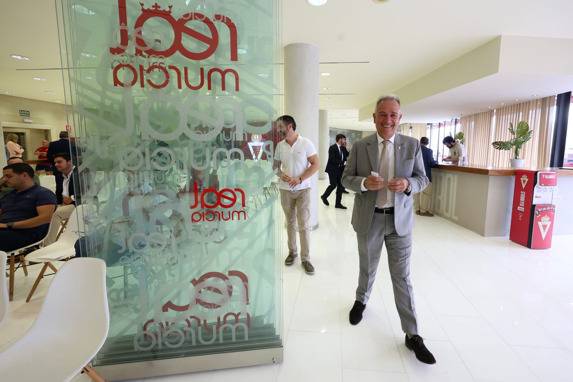 Las imágenes de la junta del Real Murcia