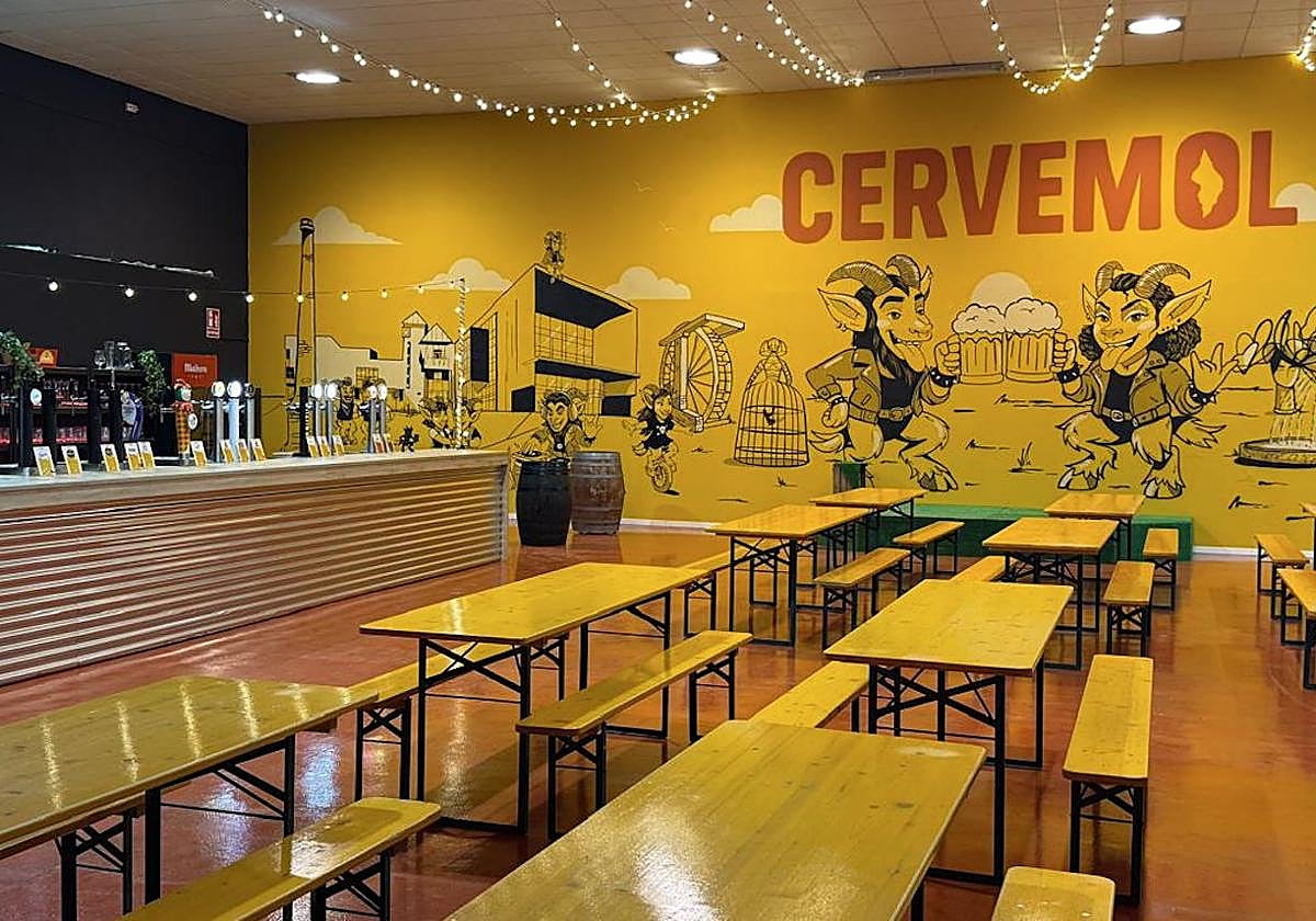 El interior del local de Cervemol.