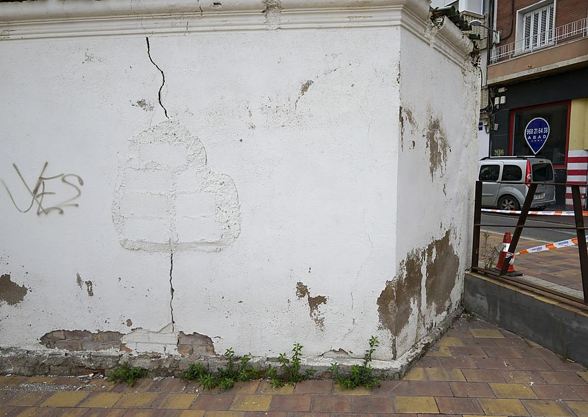 Imagen secundaria 1 - La recuperación de la Ermita del Salitre en Murcia contempla rebajar el nivel de la calle para devolverle su altura original