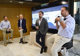 Los preparadores Tomás Baeza y Valentín Cayuela; el CEO de GM Oposiciones, Jorge Riveiro, y Juanan Martínez.