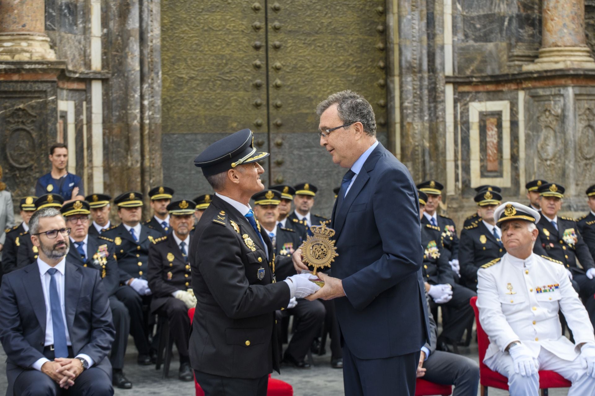 El acto por el Día de la Policía en Murcia, en imágenes